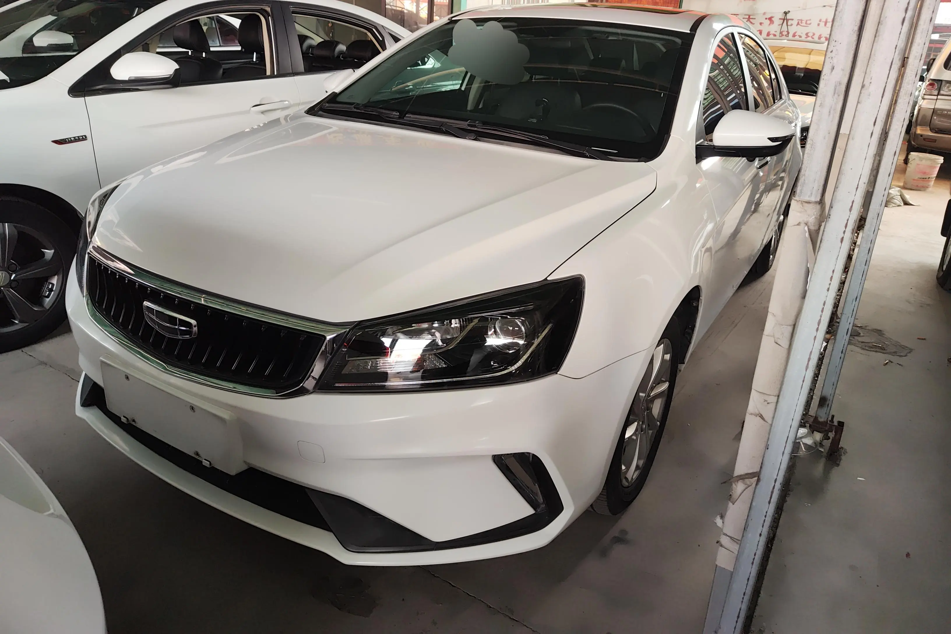 Geely Emgrand  из Китая