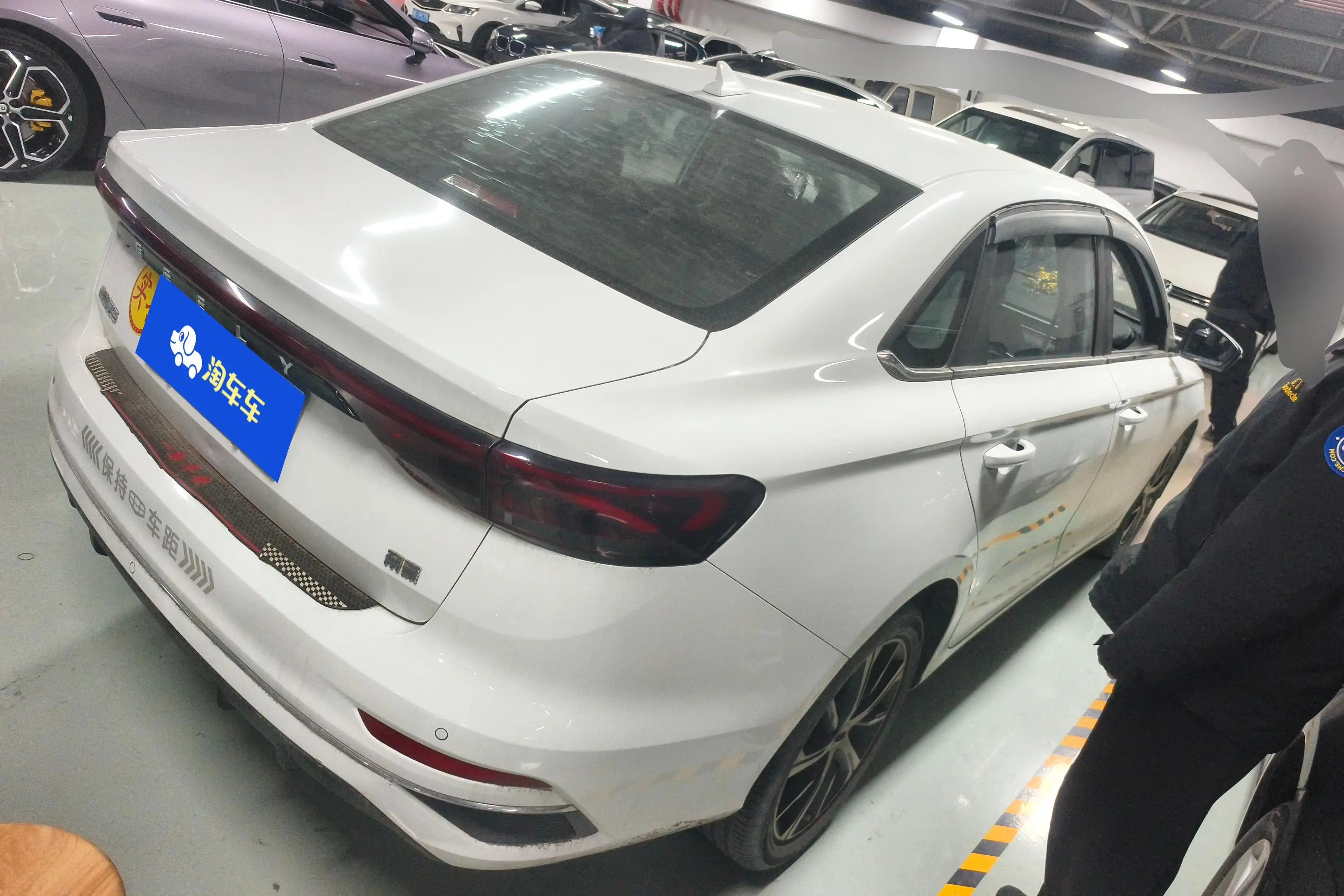 Geely Emgrand  из Китая