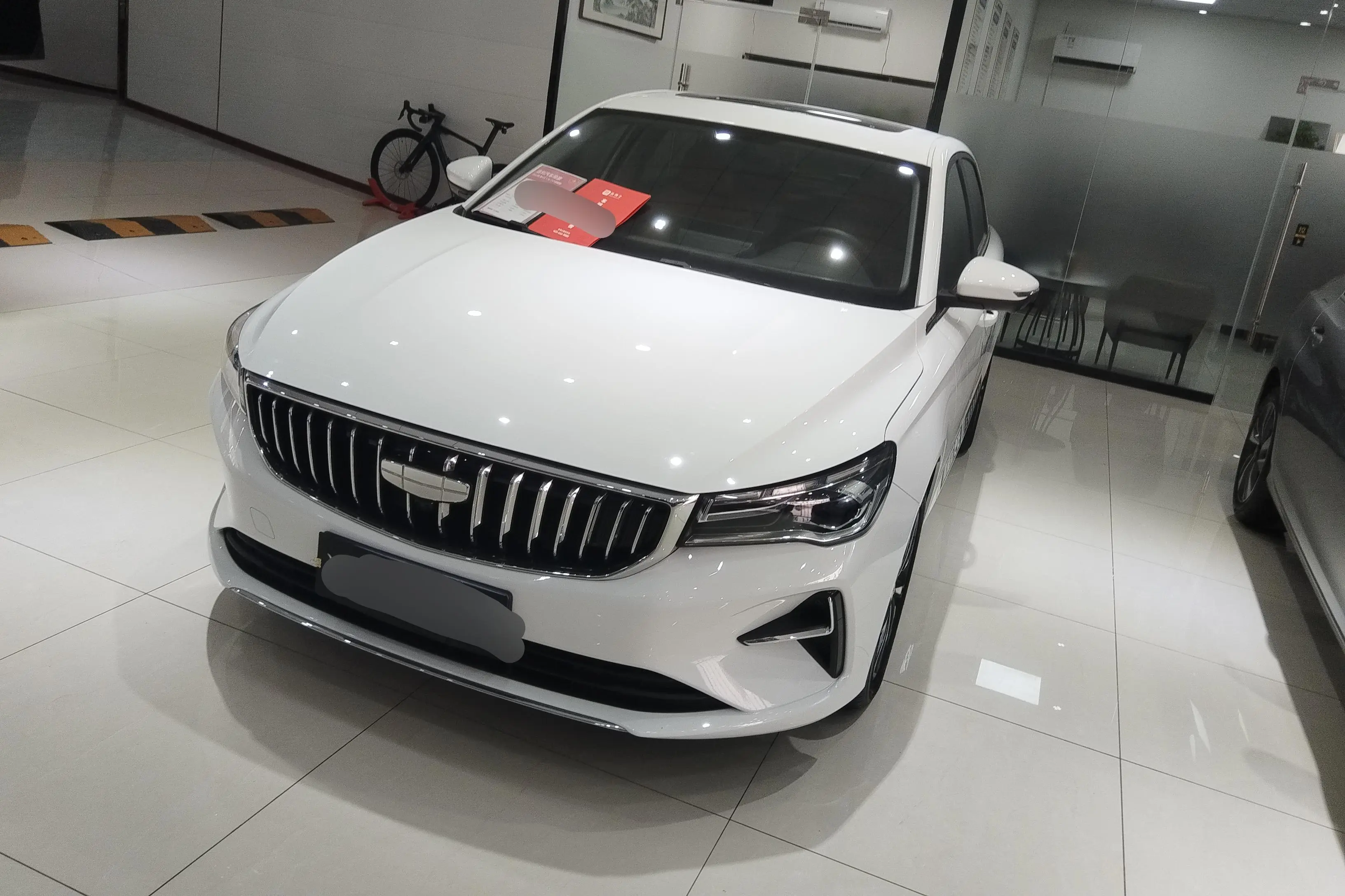 Geely Emgrand  из Китая