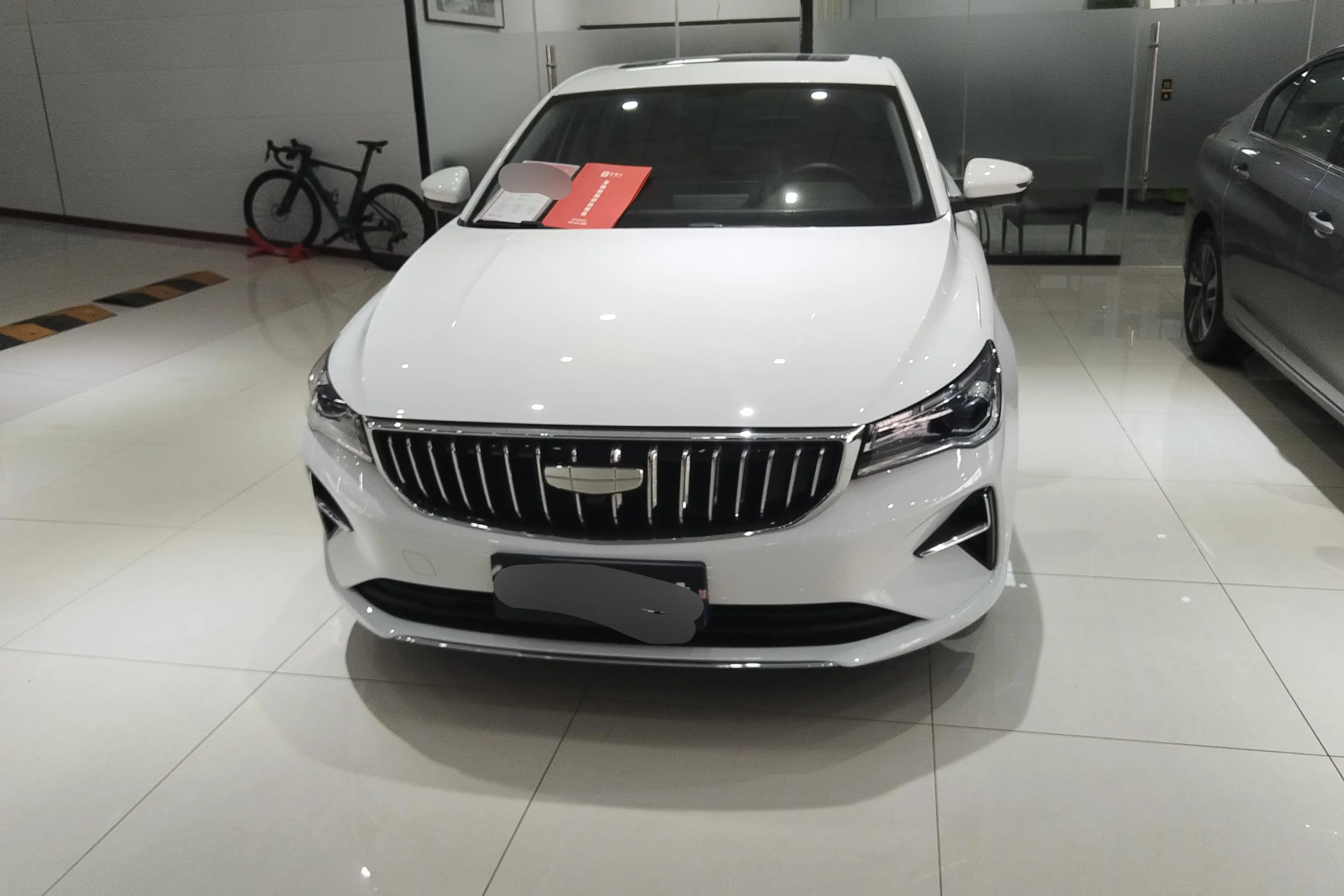 Geely Emgrand  из Китая