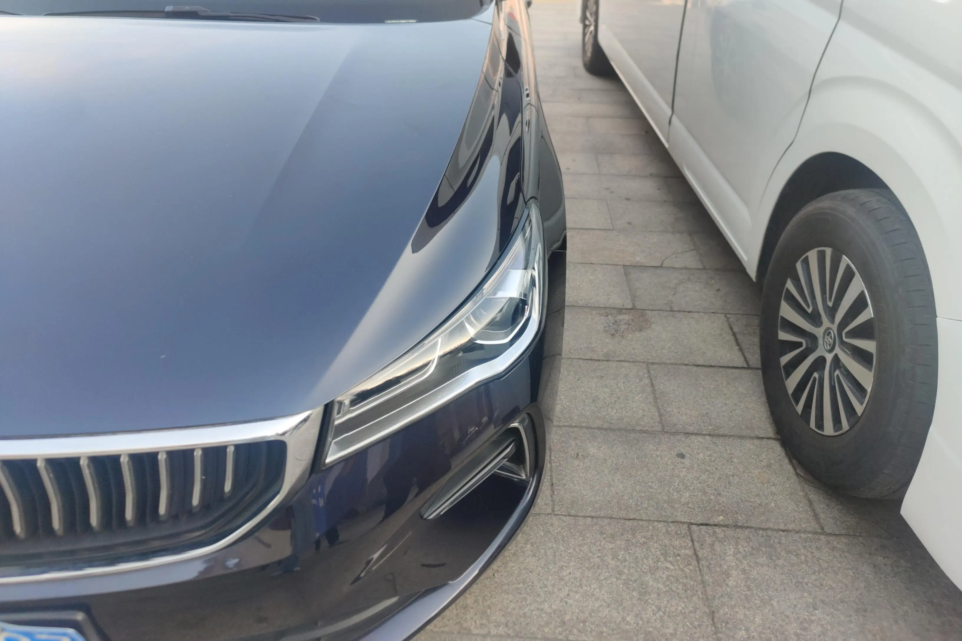 Geely Emgrand  из Китая