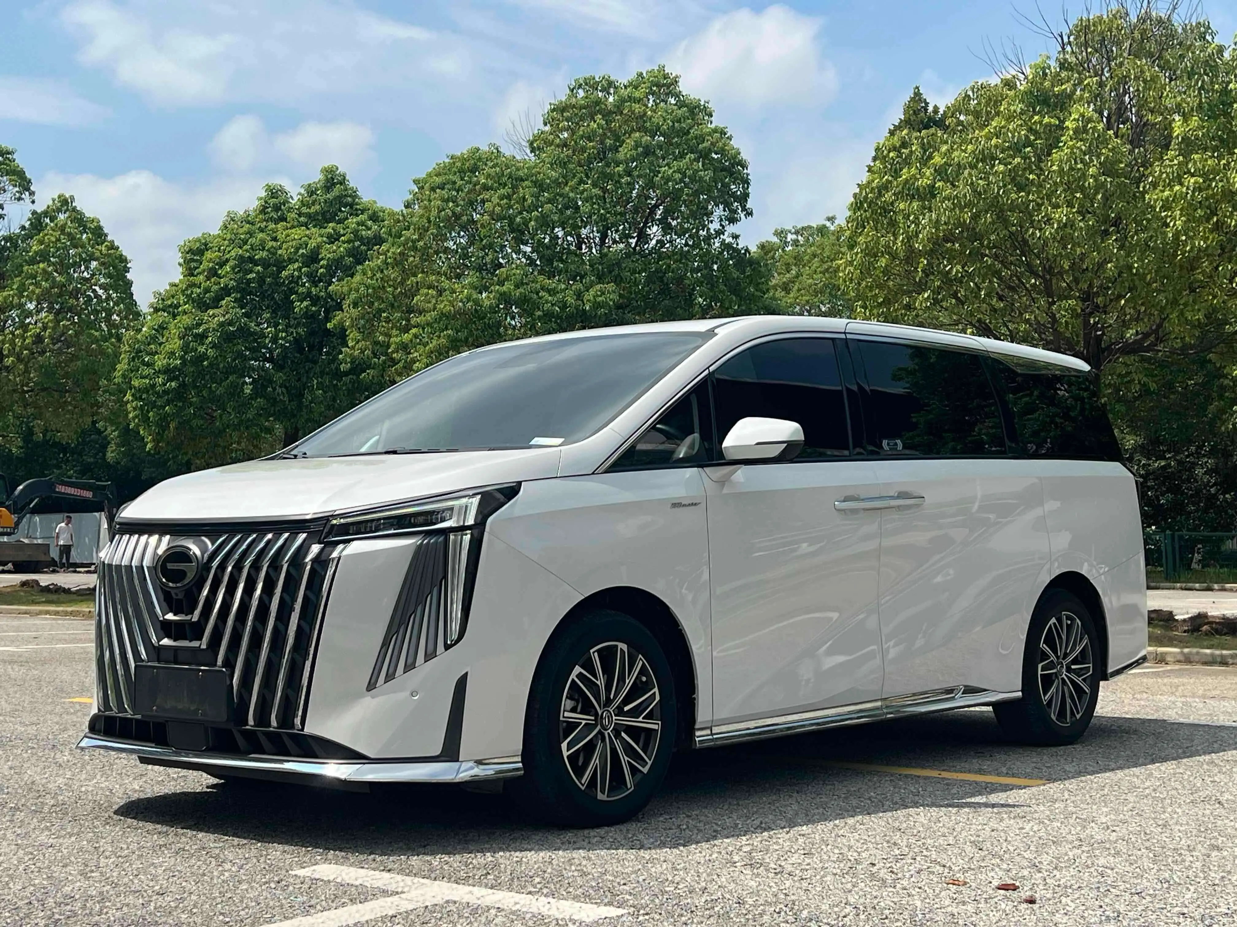 GAC Trumpchi M8  из Китая