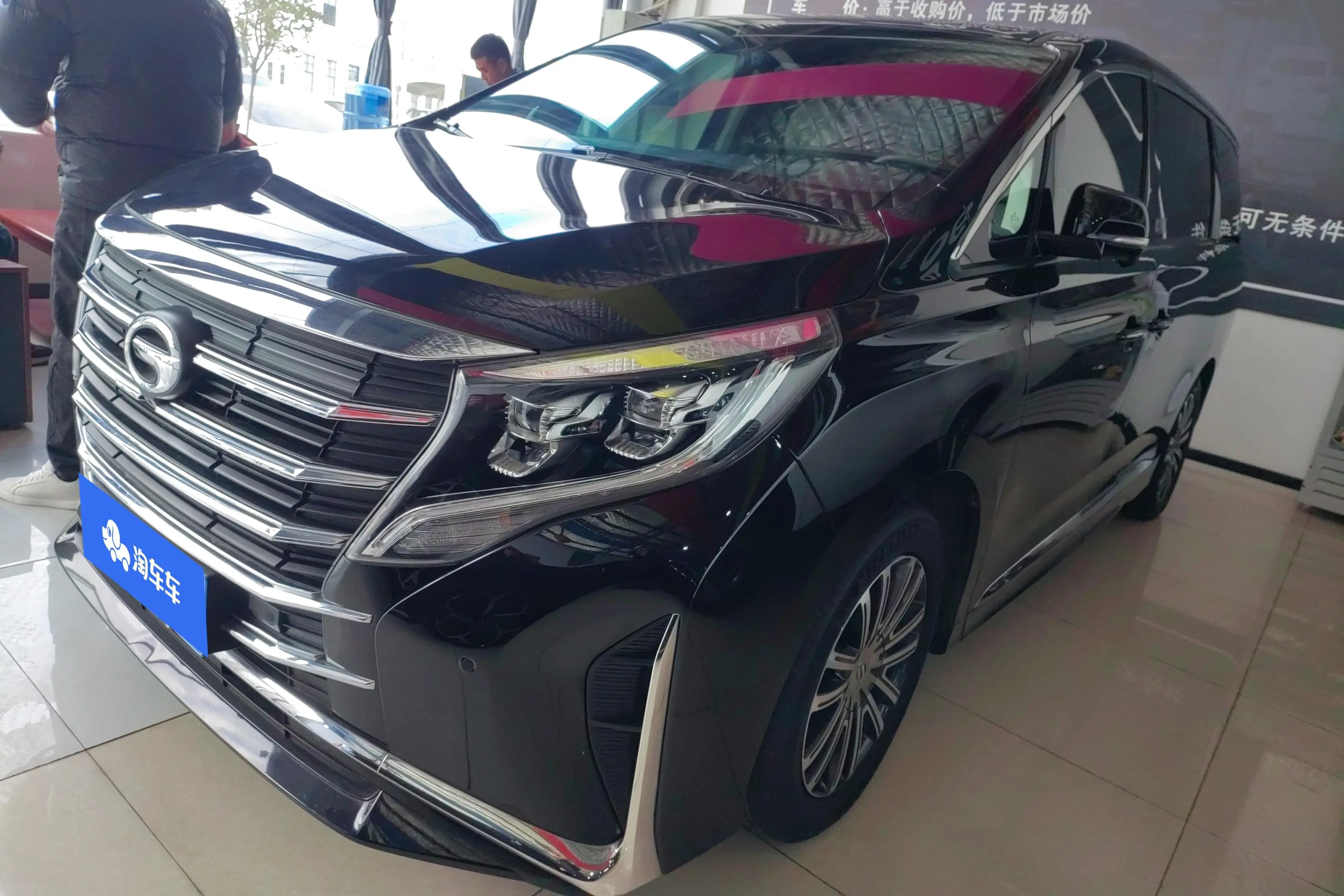 GAC Trumpchi M8  из Китая