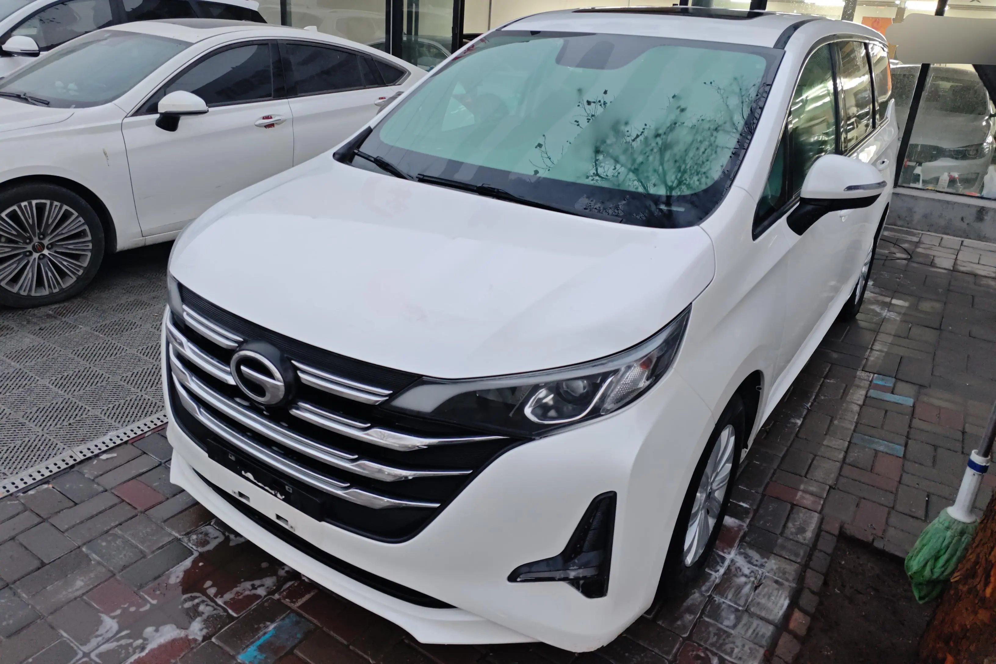 GAC Trumpchi M6  из Китая
