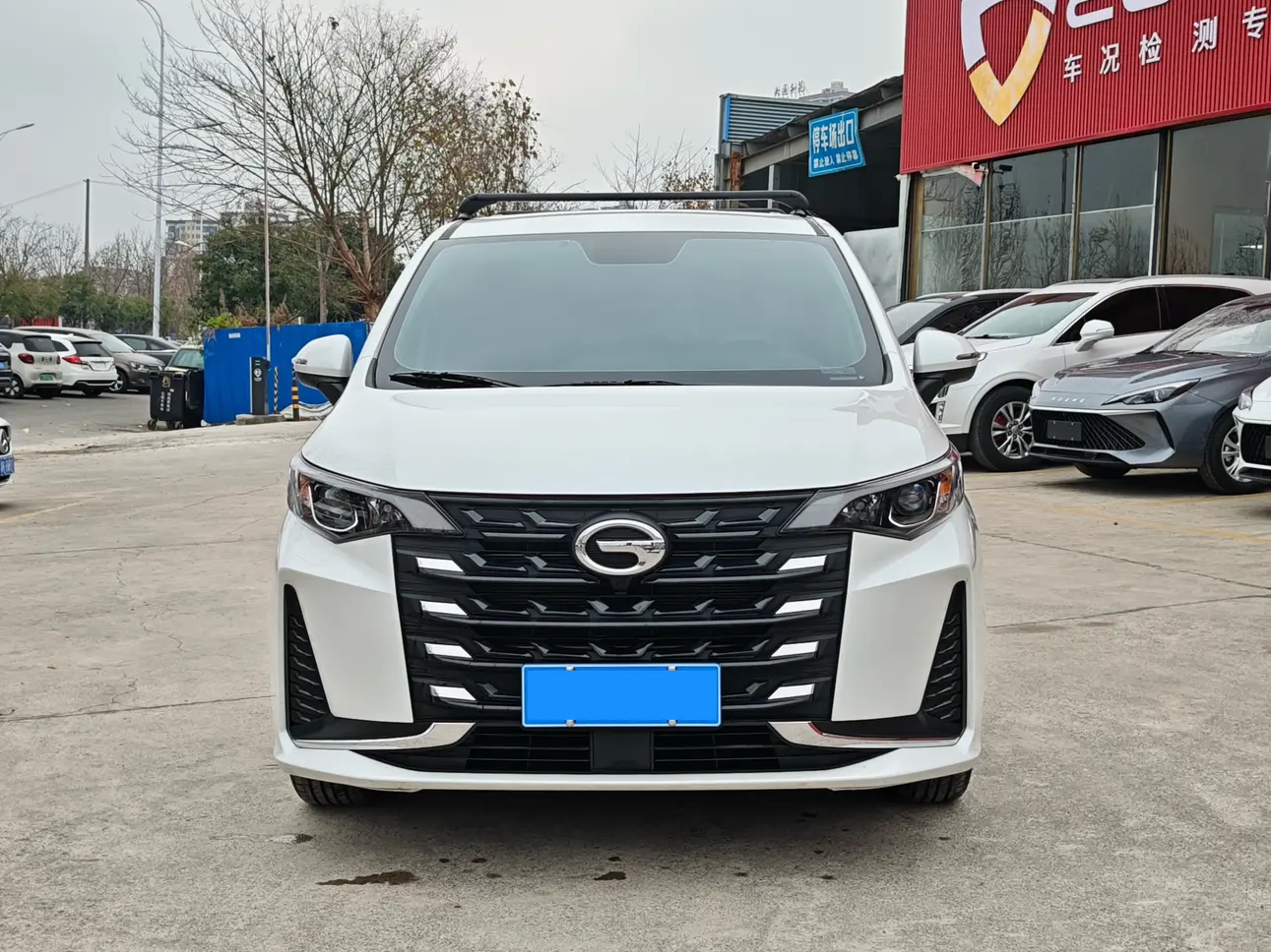 GAC Trumpchi M6  из Китая