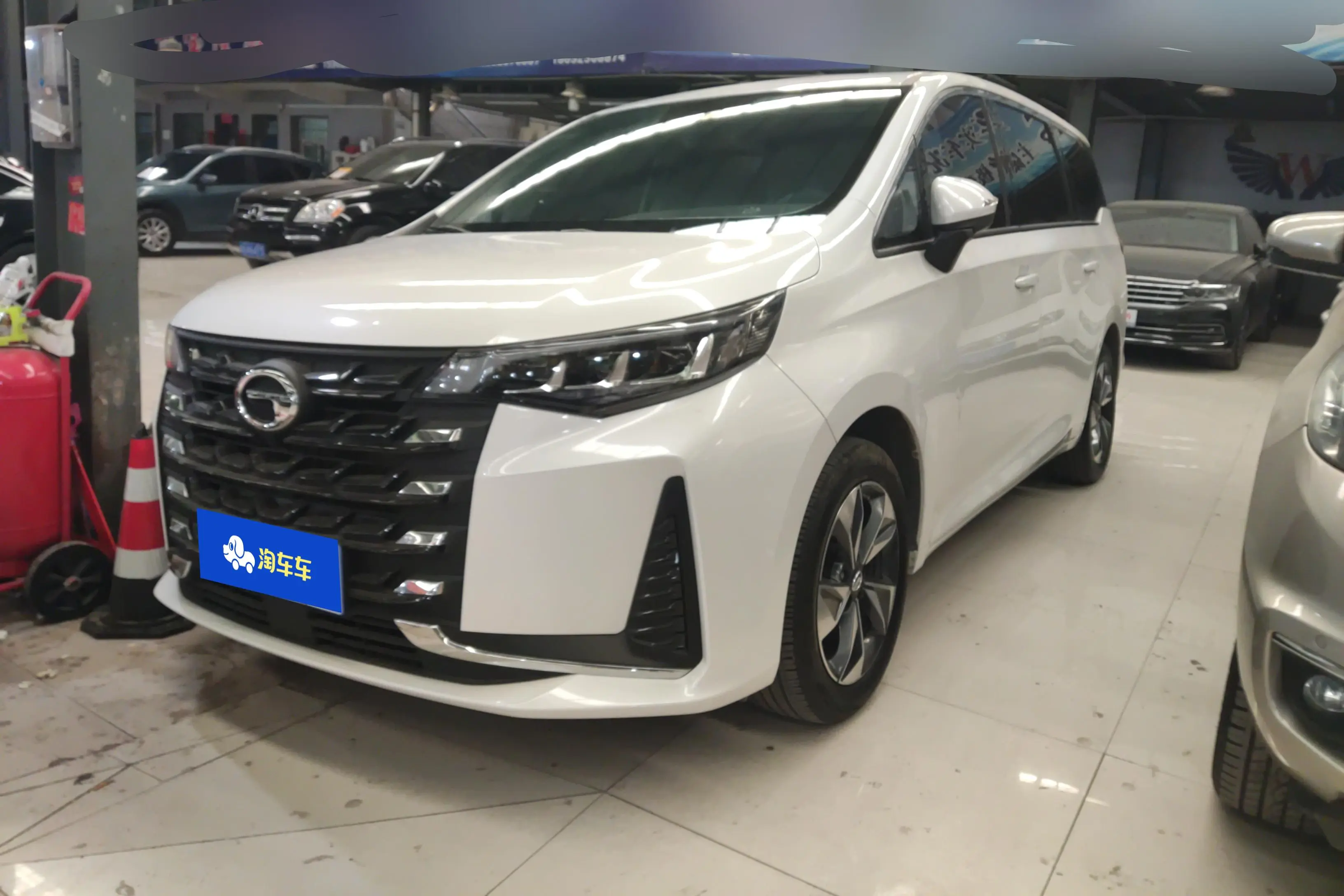 GAC Trumpchi M6  из Китая