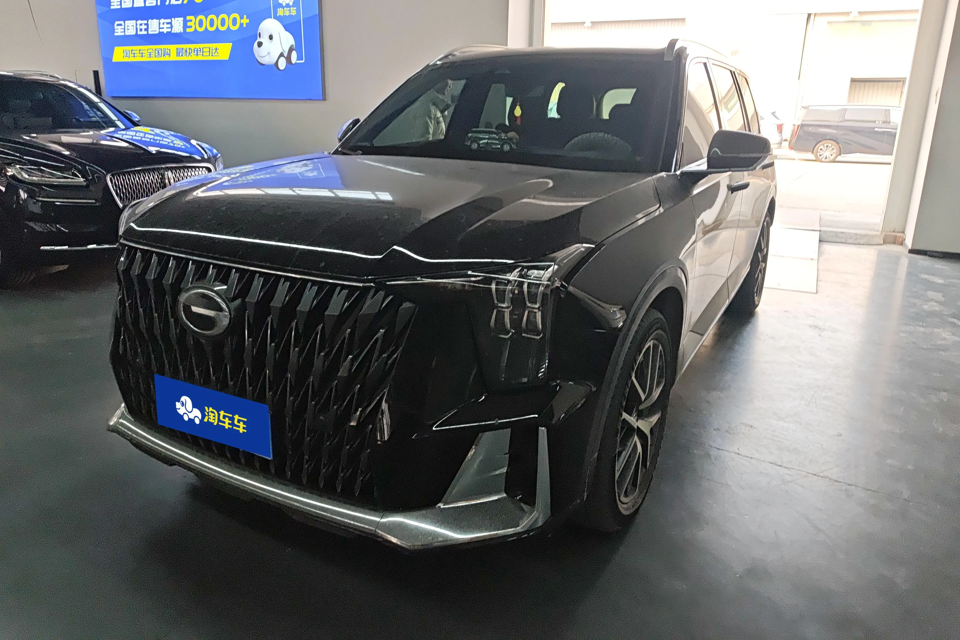 GAC Trumpchi GS8  из Китая