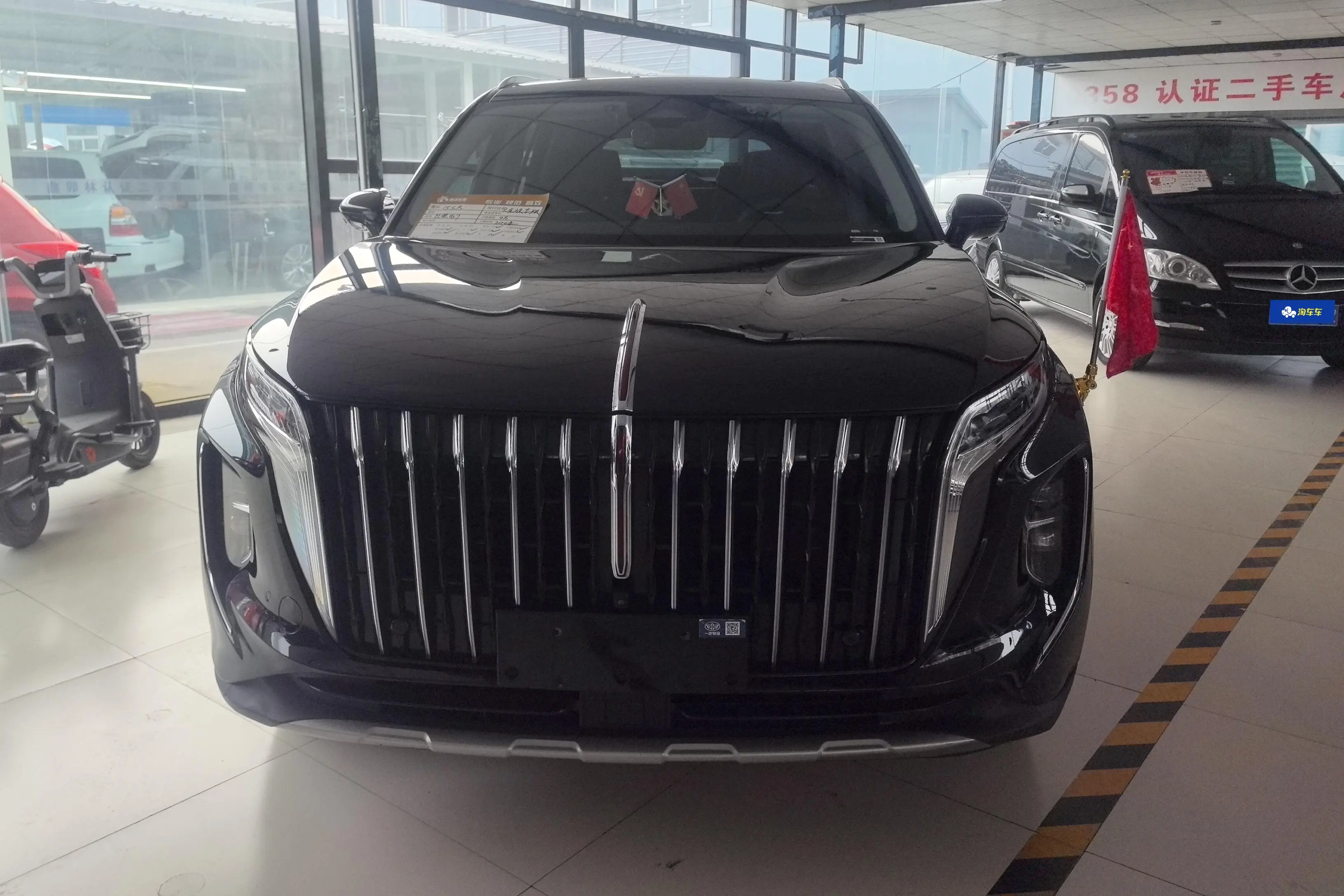 Hongqi HS7  из Китая