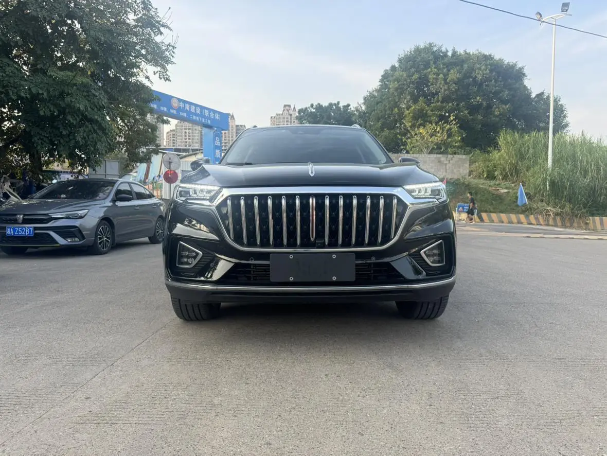 Hongqi HS5  из Китая