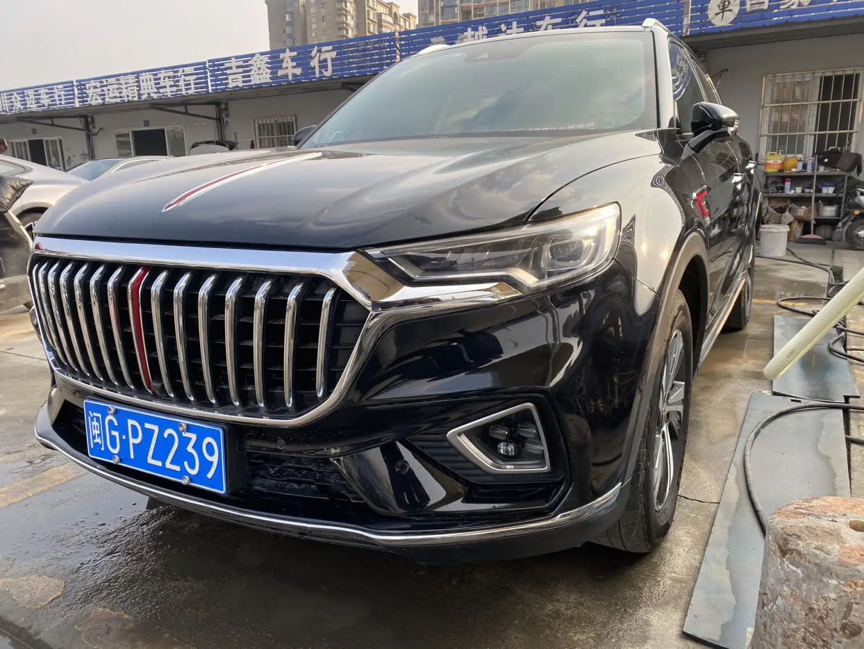 Hongqi HS5  из Китая