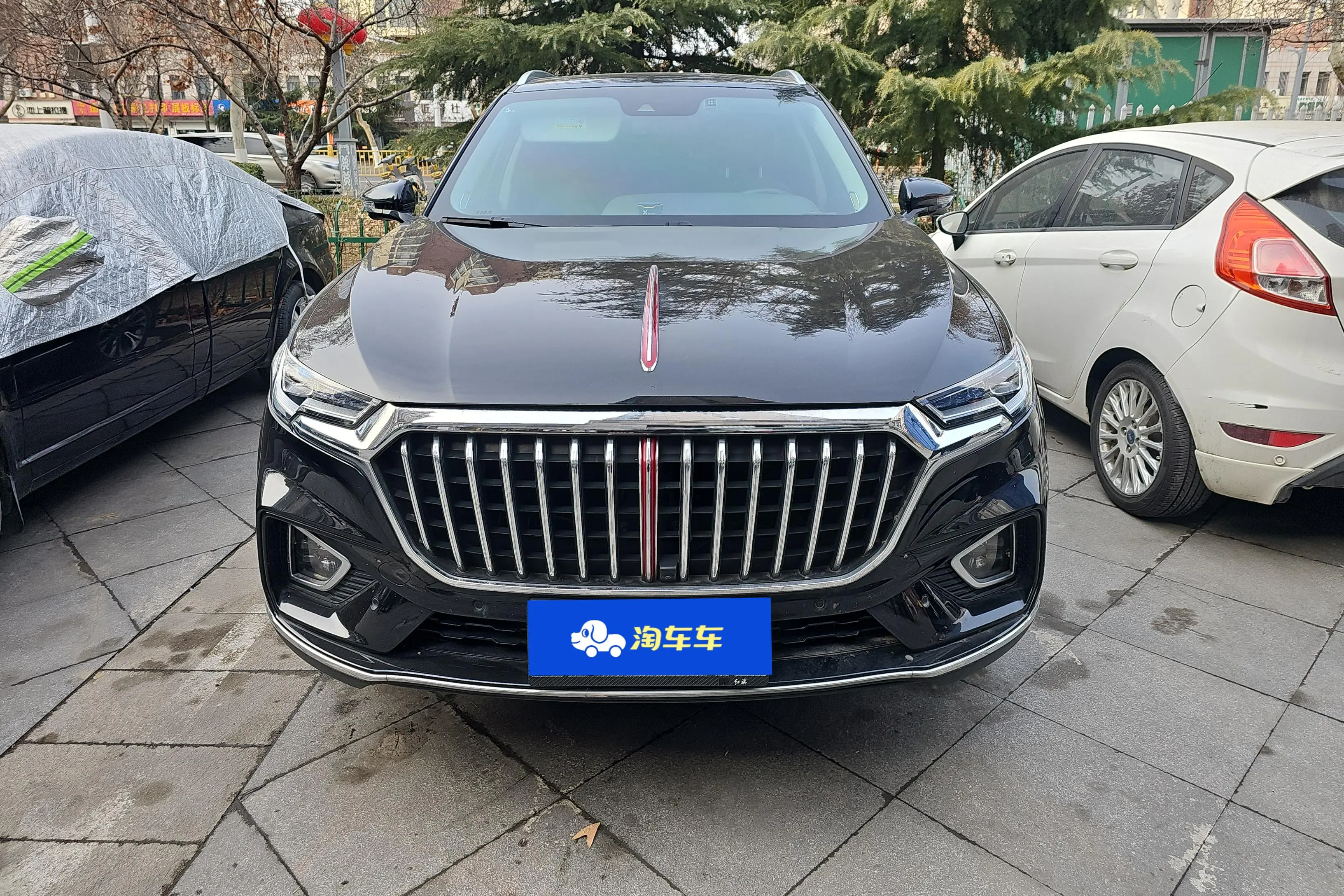Hongqi HS5  из Китая