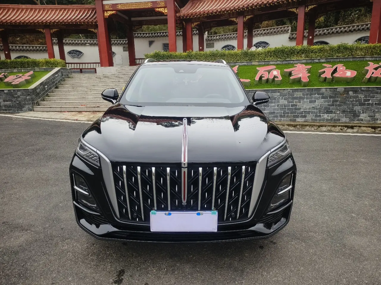 Hongqi HS5  из Китая