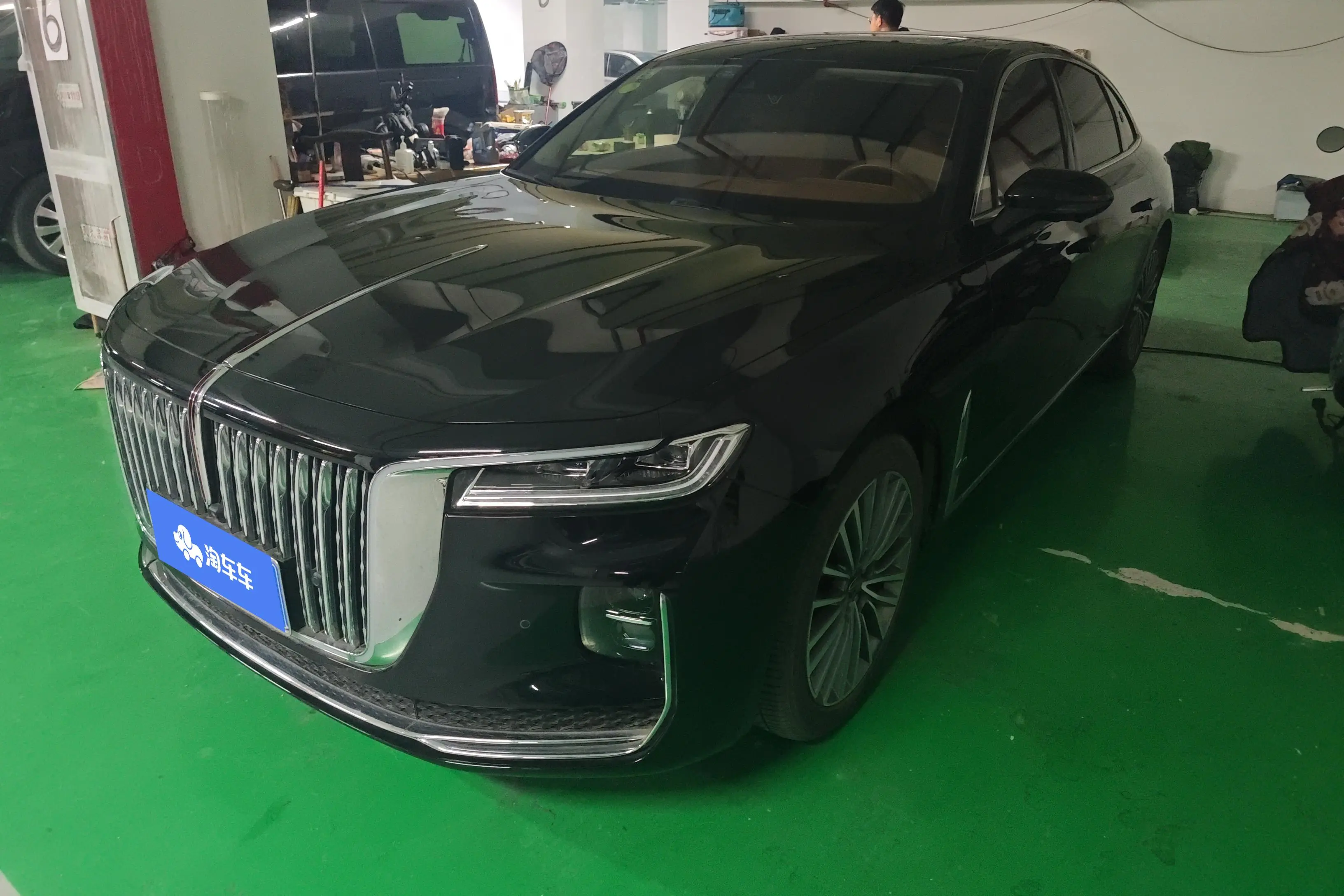 Hongqi H9  из Китая