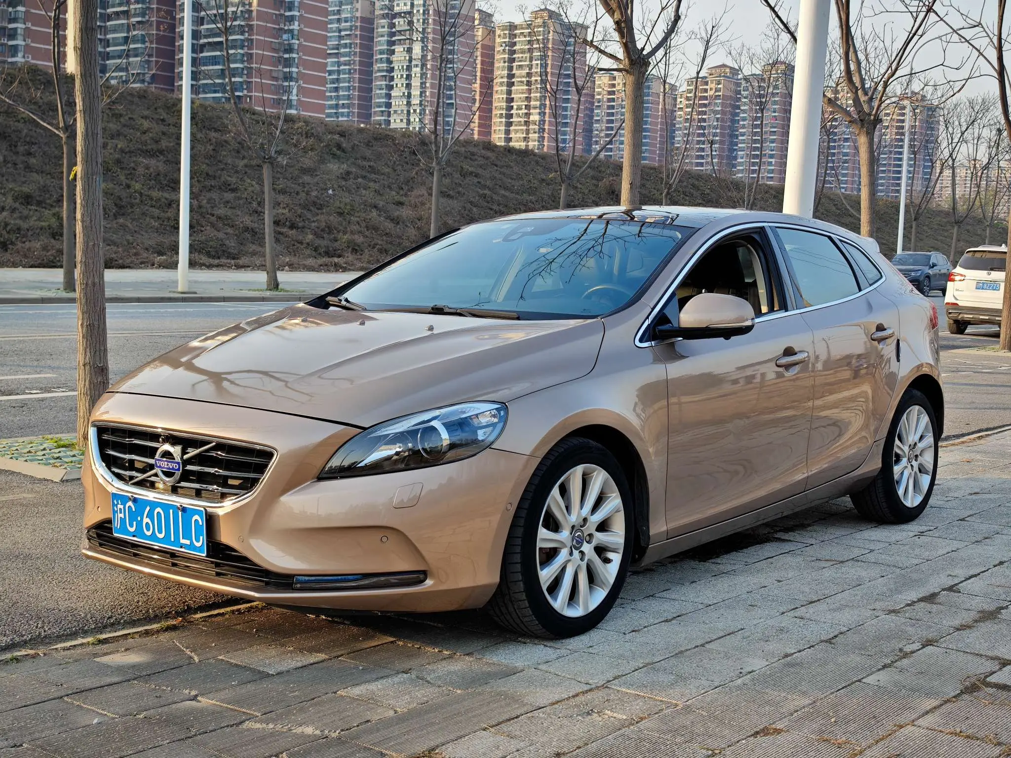 Volvo V40  из Китая