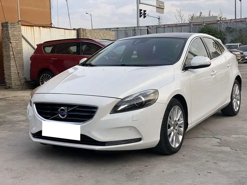 Volvo V40  из Китая