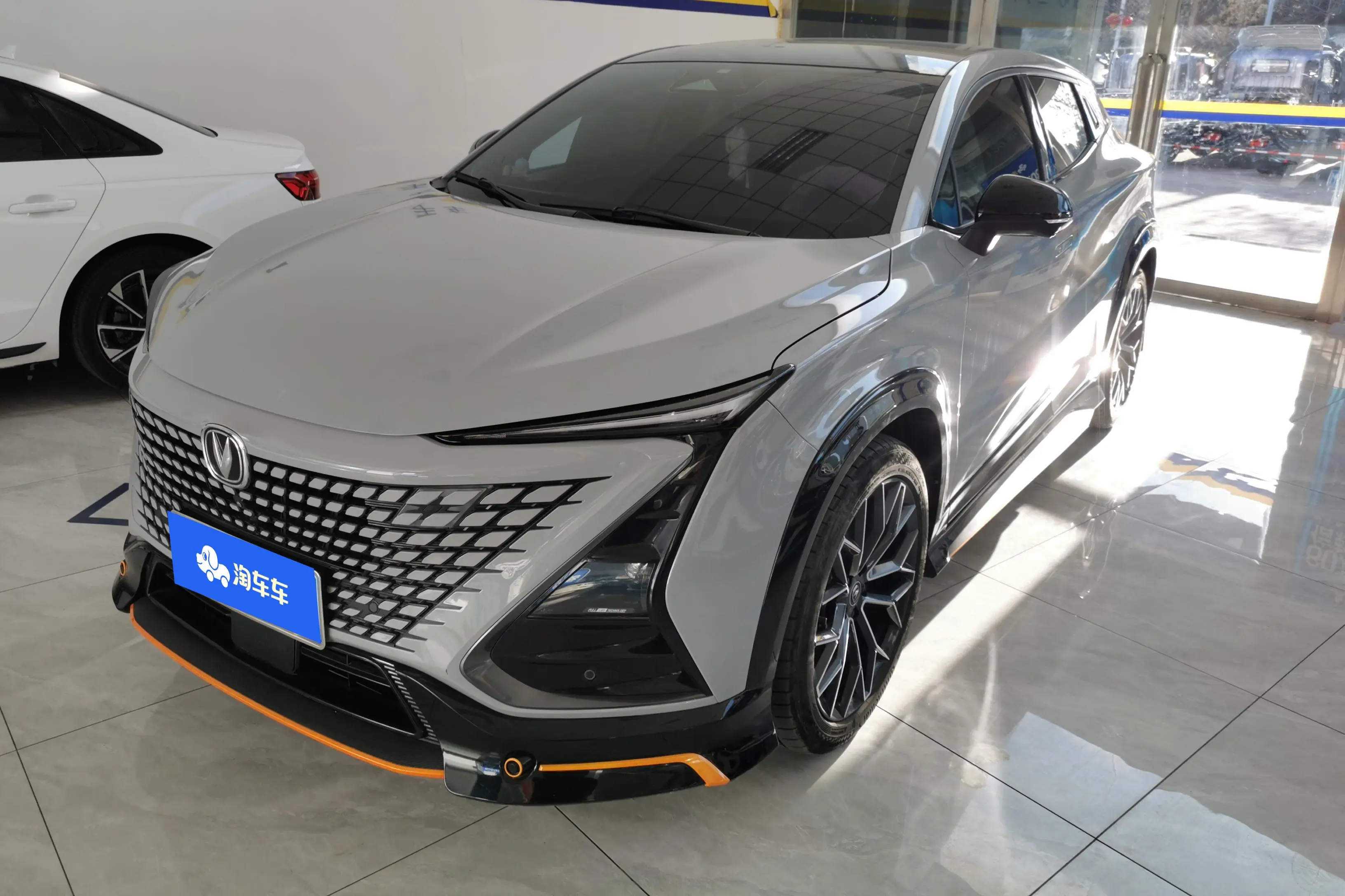 Changan UNI-T  из Китая