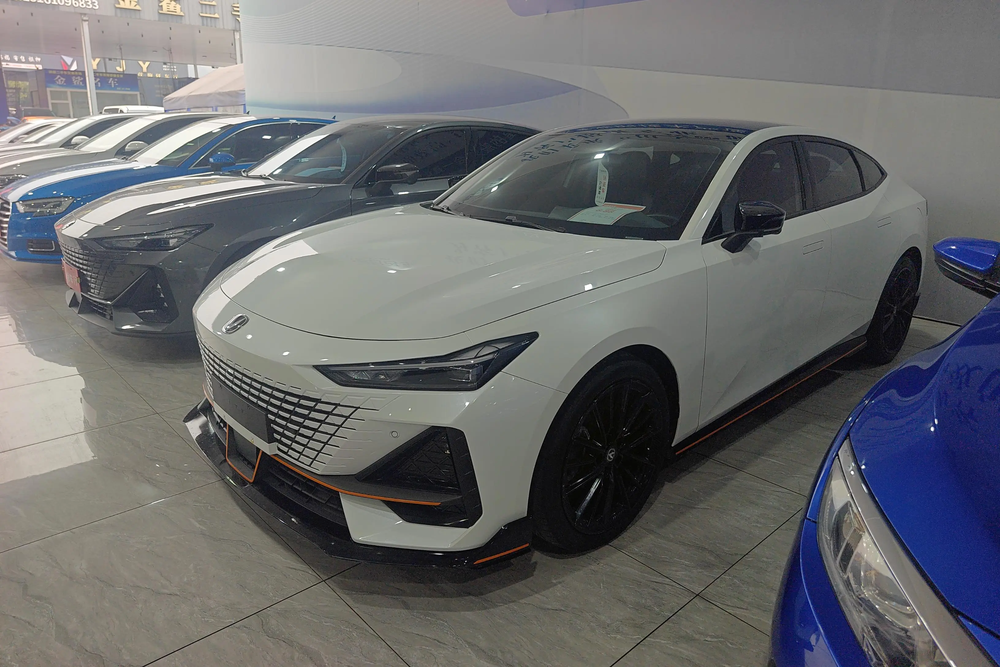 Changan UNI-V  из Китая