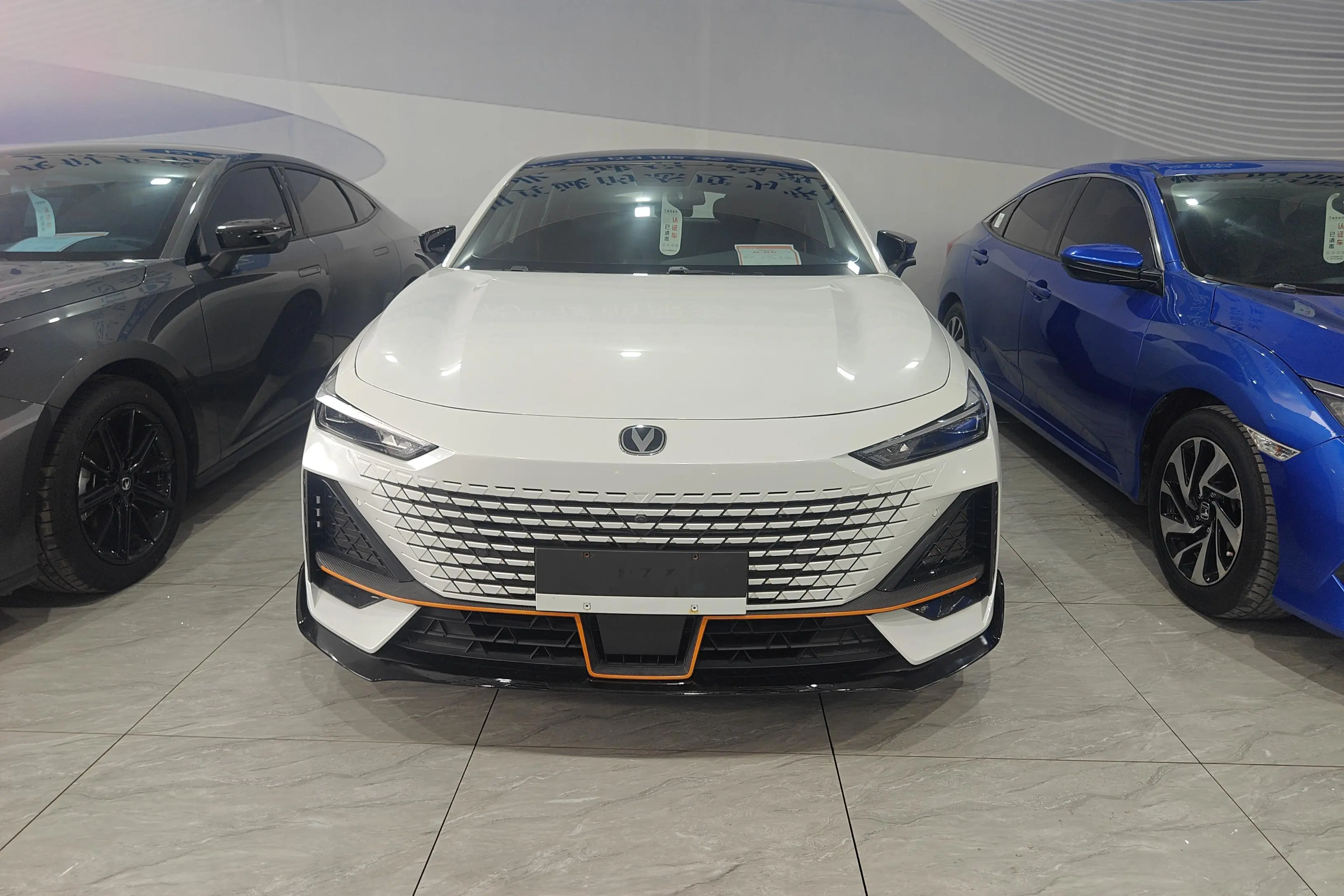 Changan UNI-V  из Китая