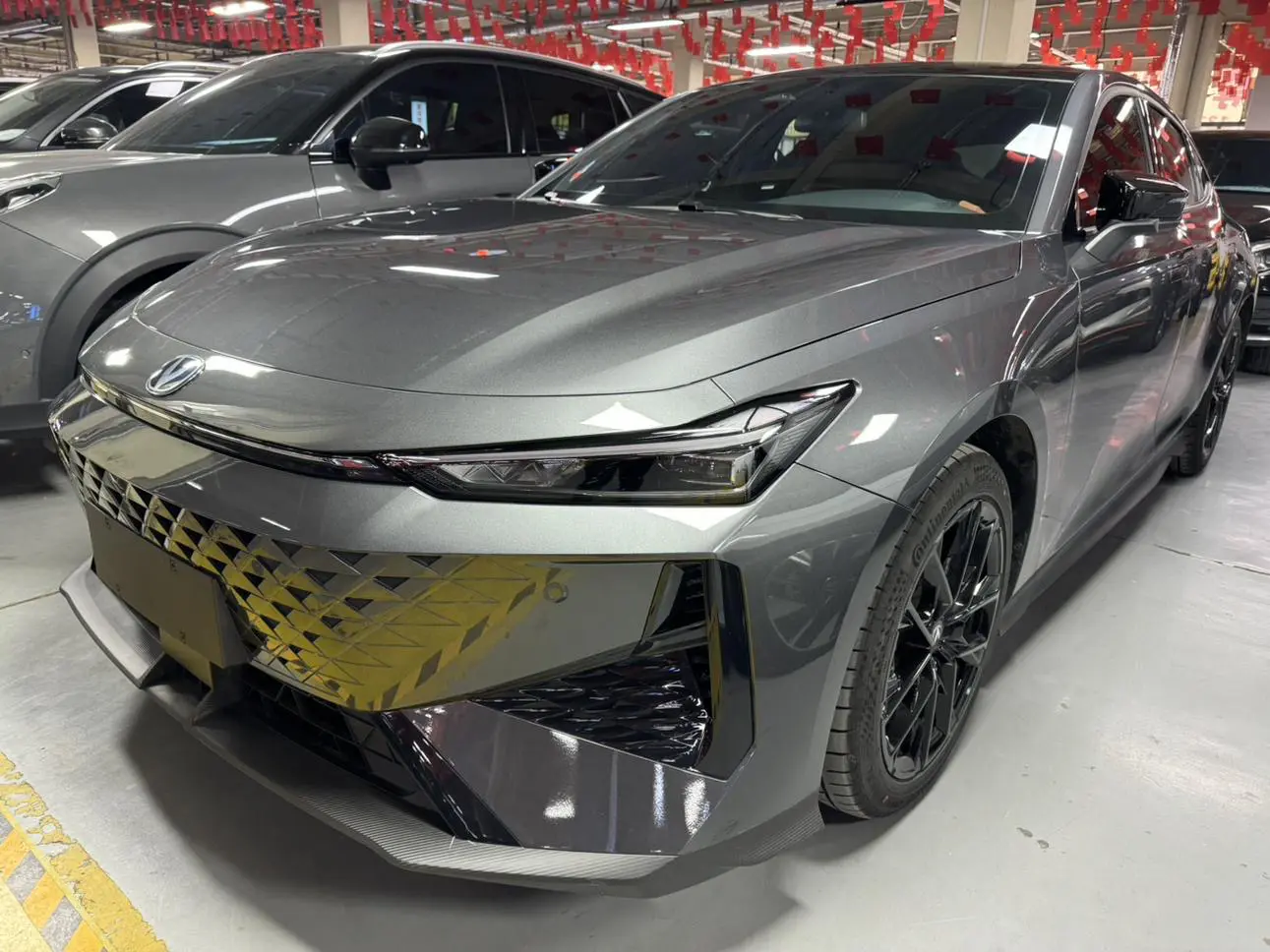 Changan UNI-V  из Китая