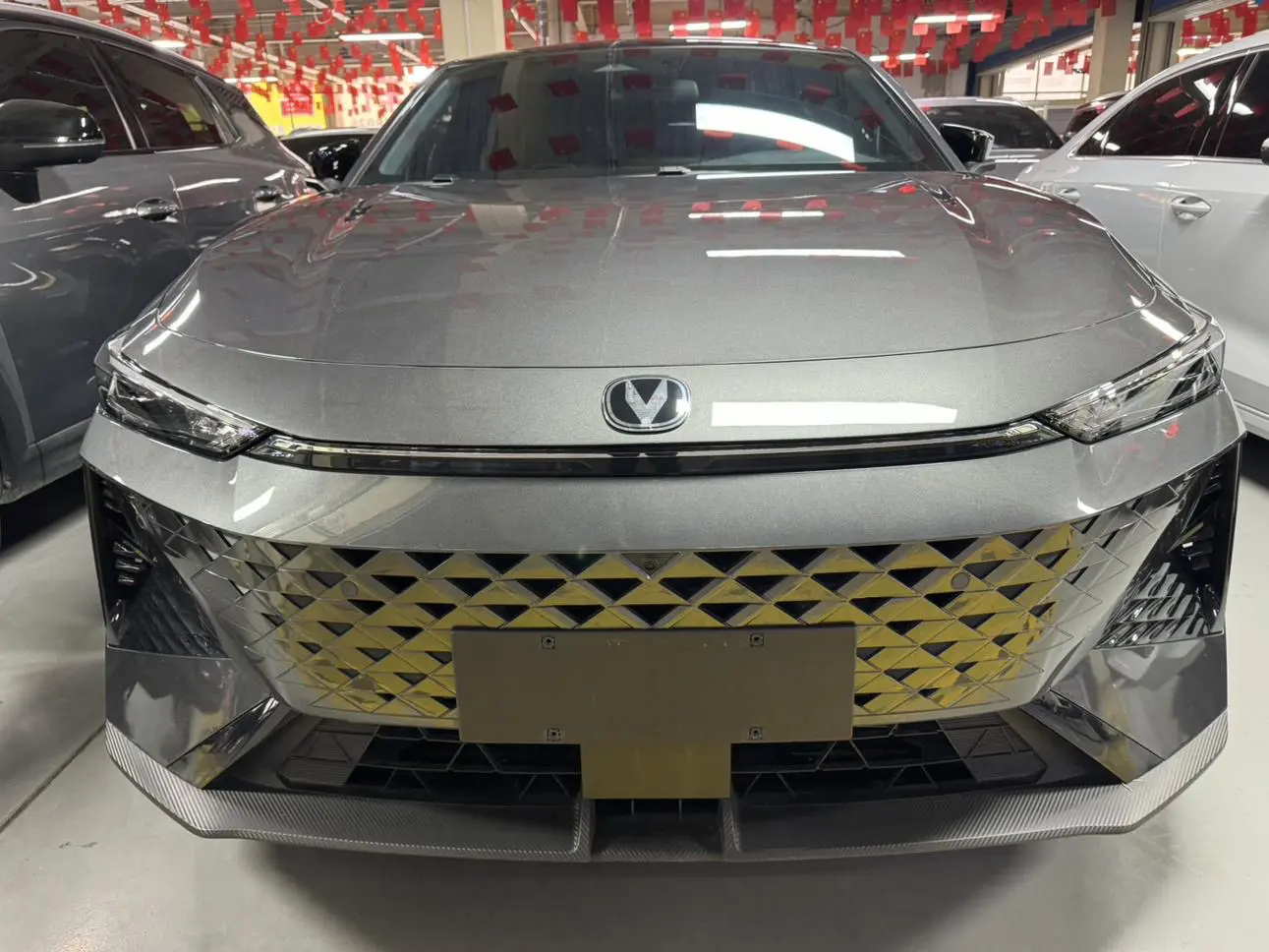 Changan UNI-V  из Китая