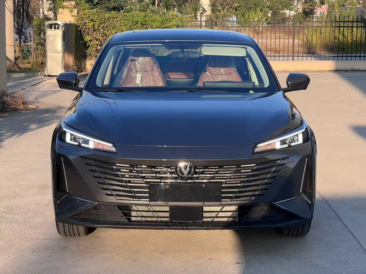 Changan Eado PHEV  из Китая