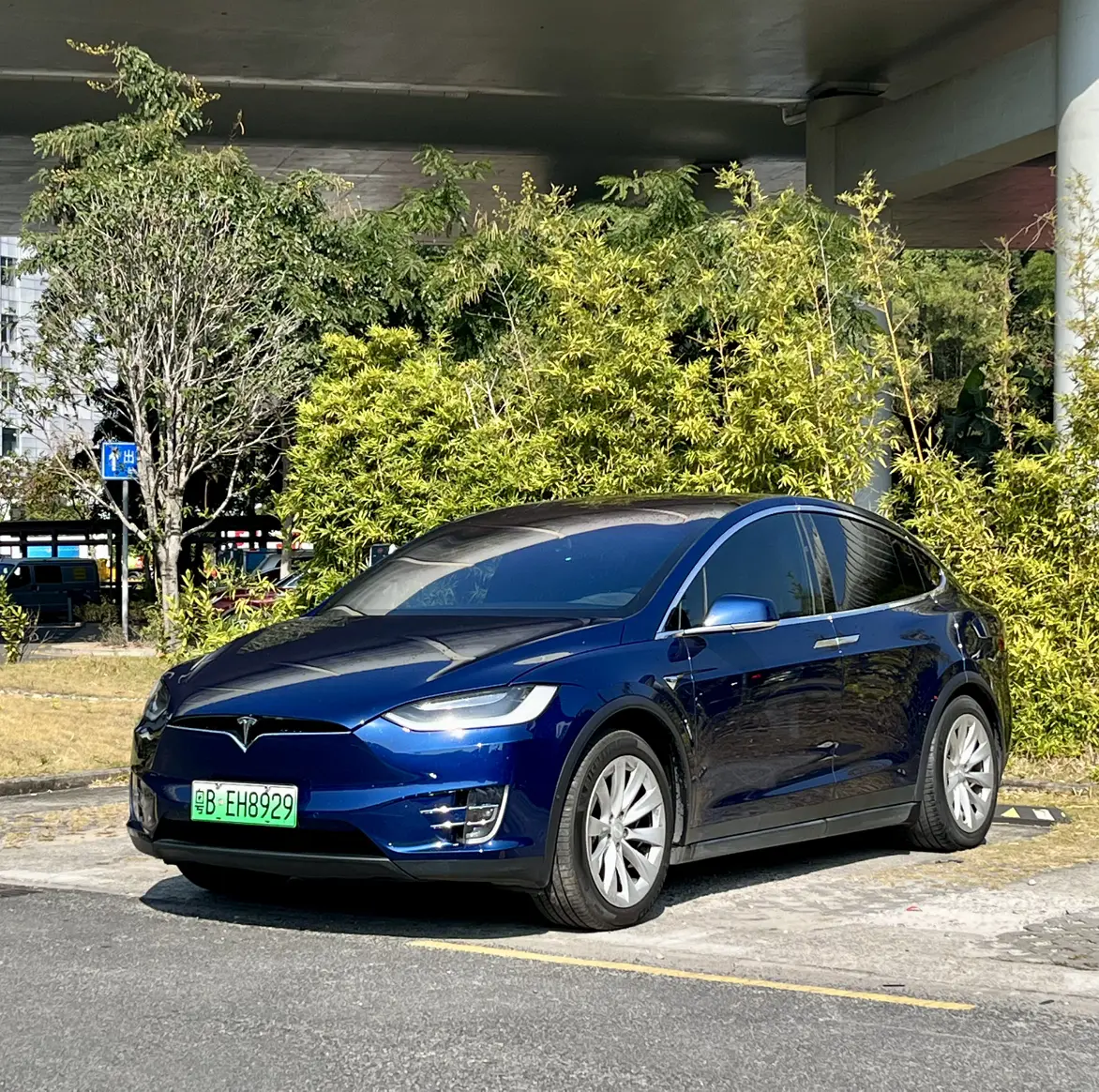 Tesla Model X  из Китая