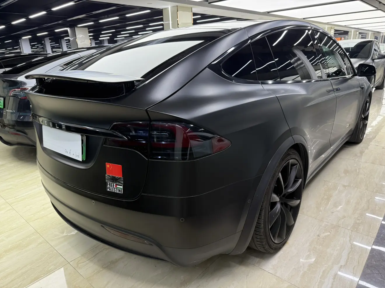 Tesla Model X  из Китая