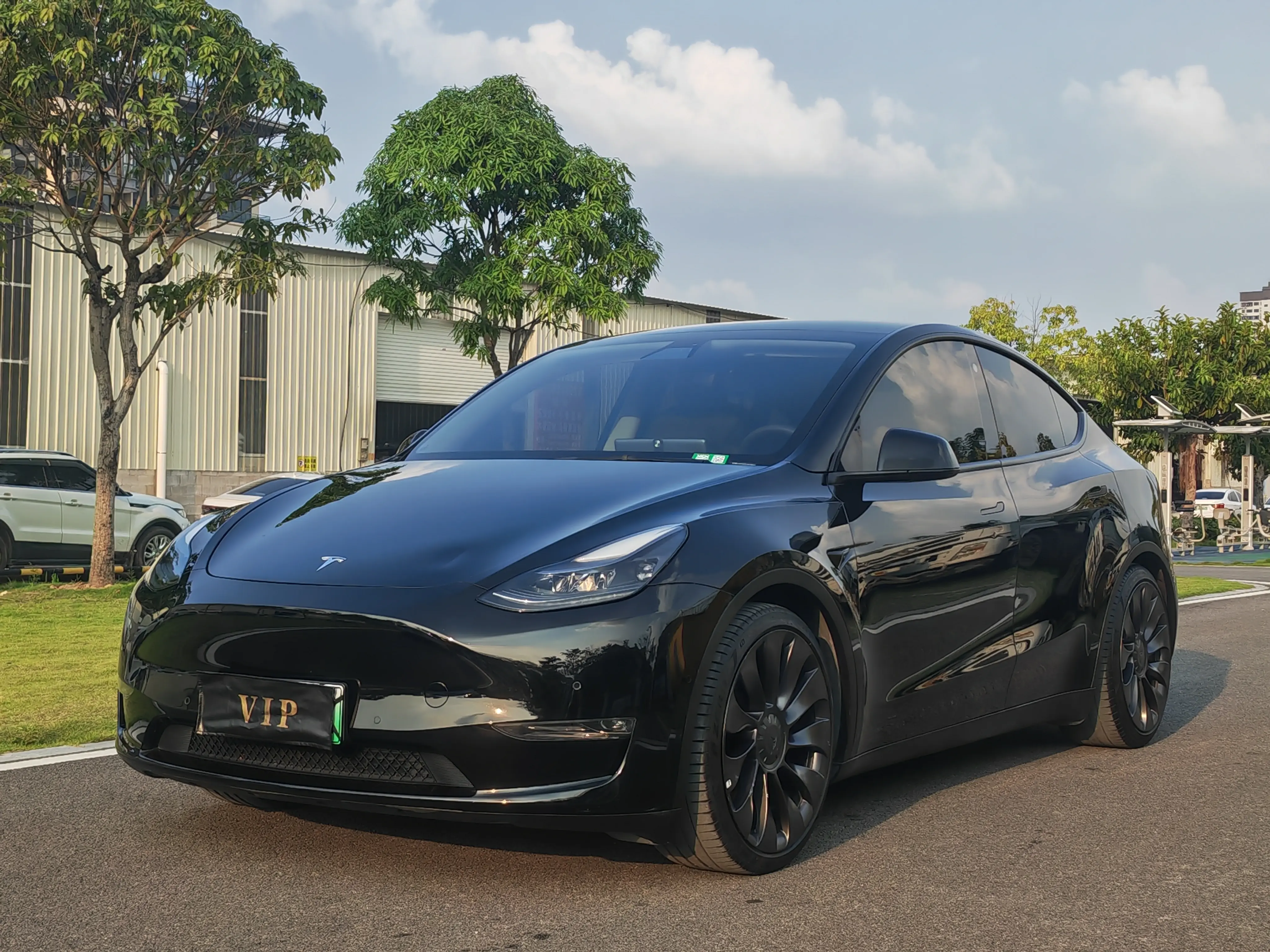 Tesla Model Y  из Китая