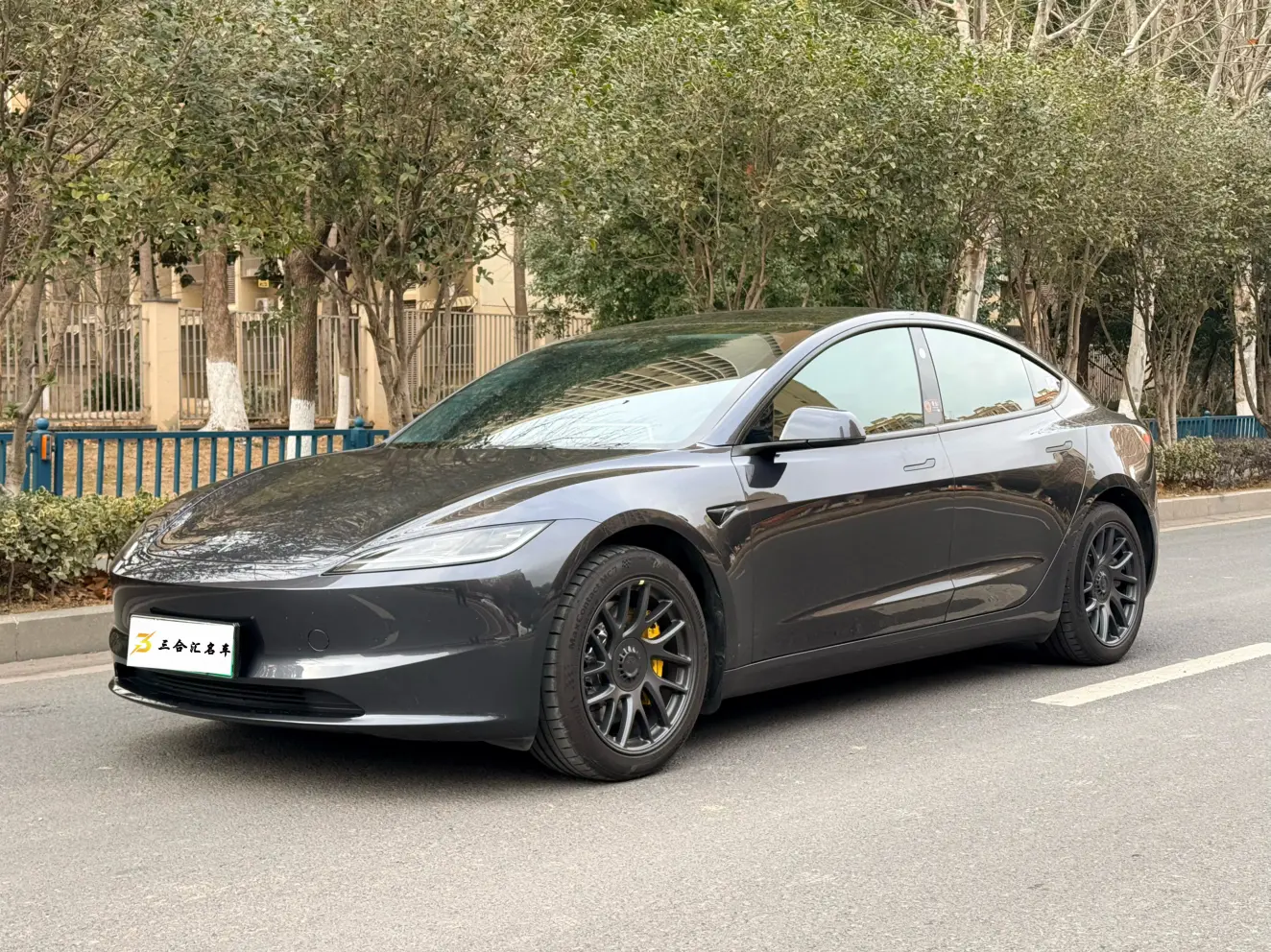 Tesla Model 3  из Китая