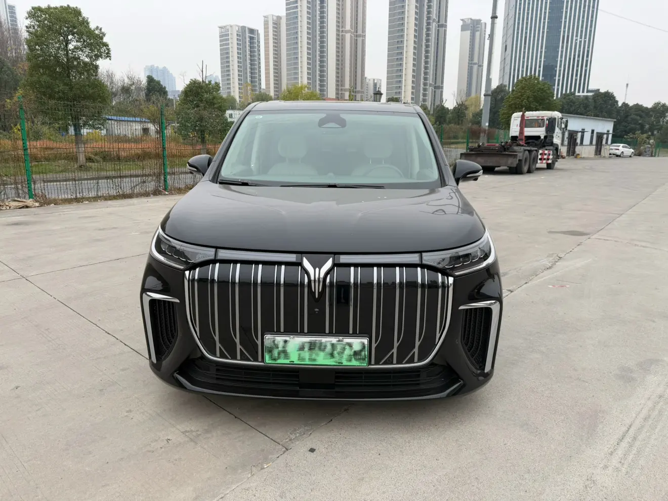 Voyah Lantu Dreamer EV  из Китая