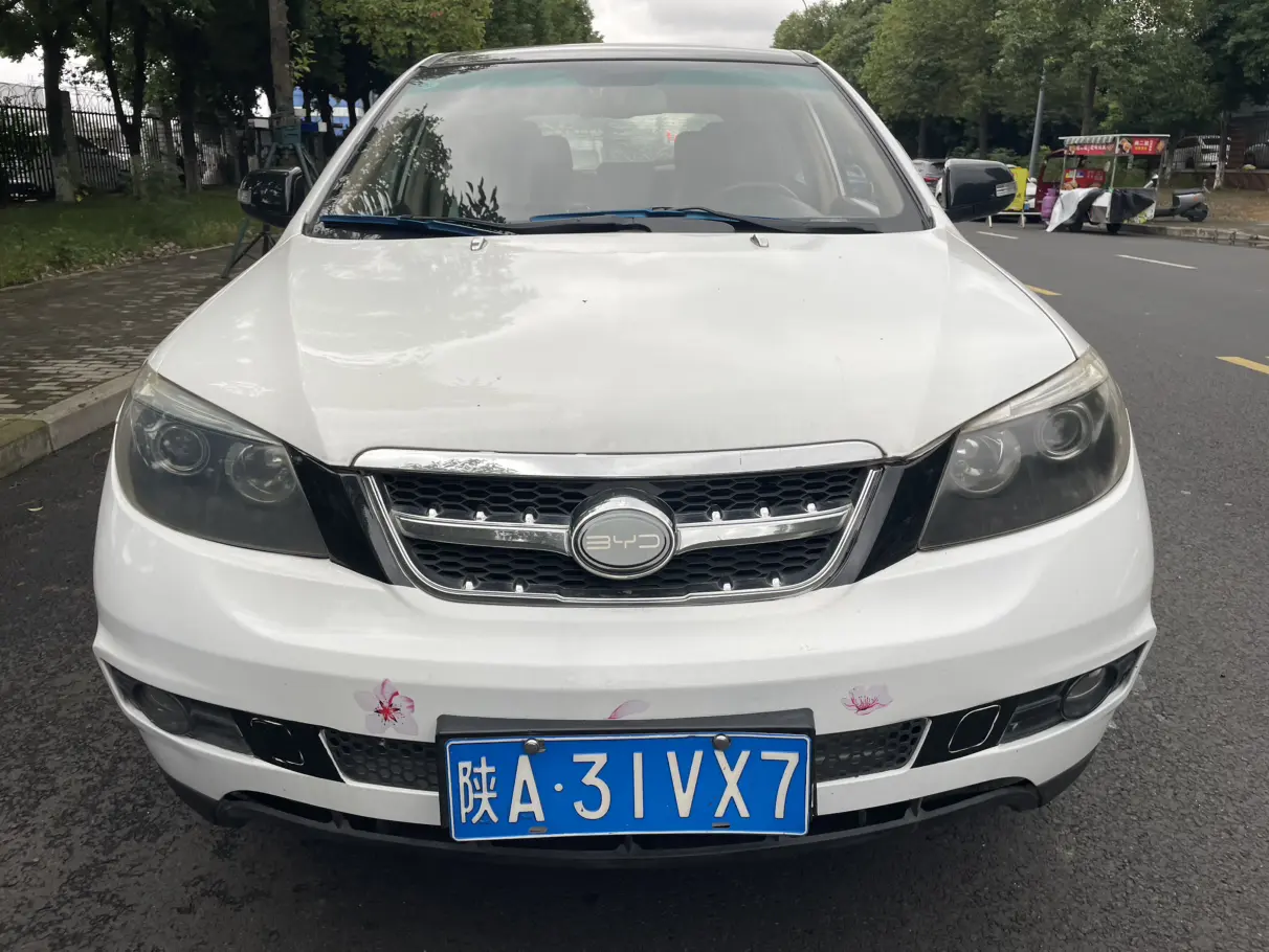 BYD S6  из Китая