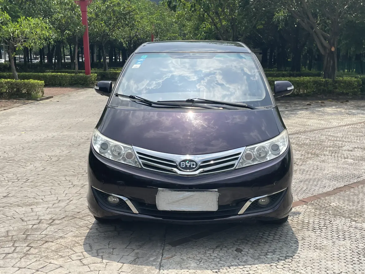 BYD M6  из Китая