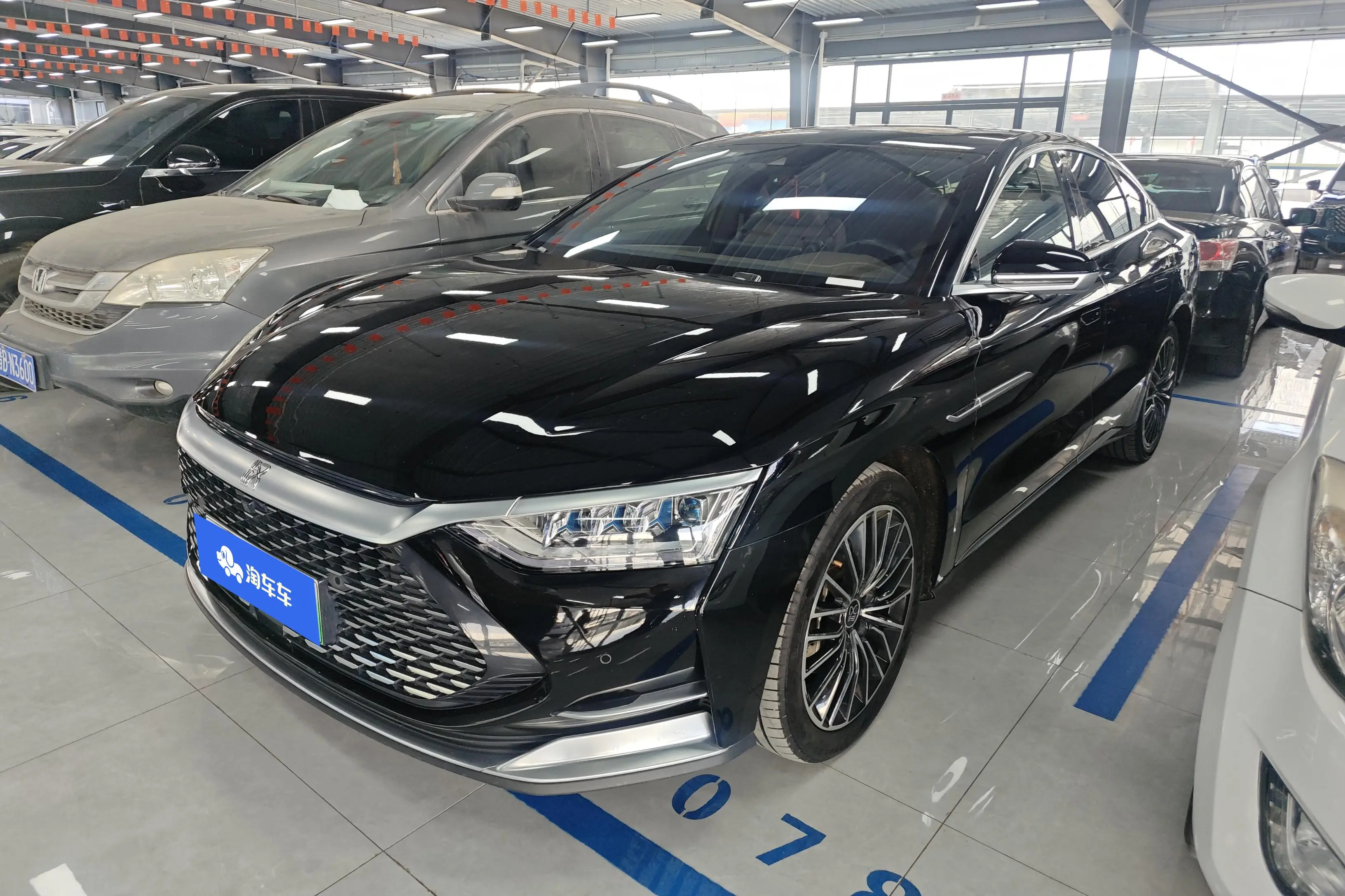 BYD HAN DM  из Китая