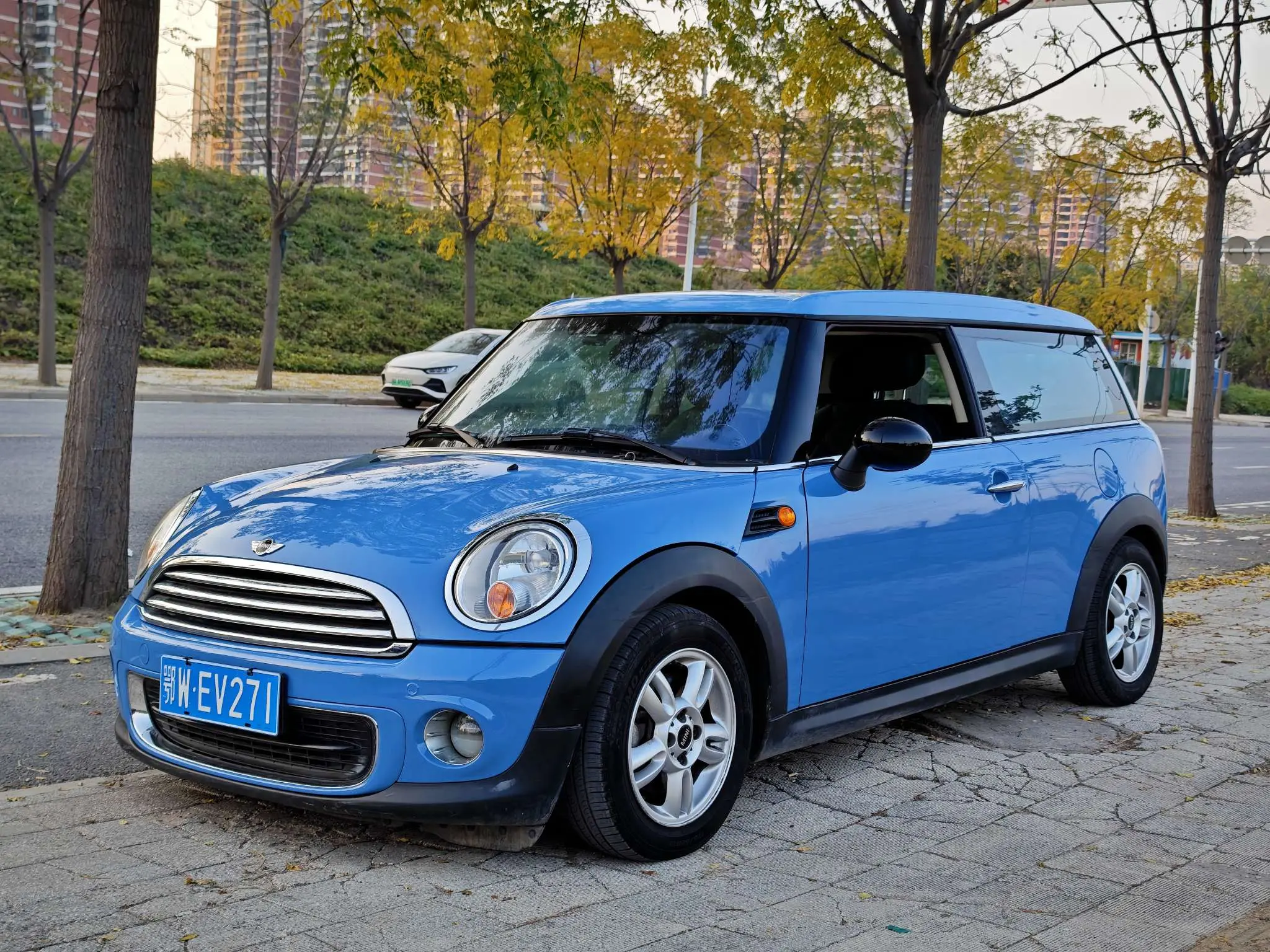 MINI CLUBMAN