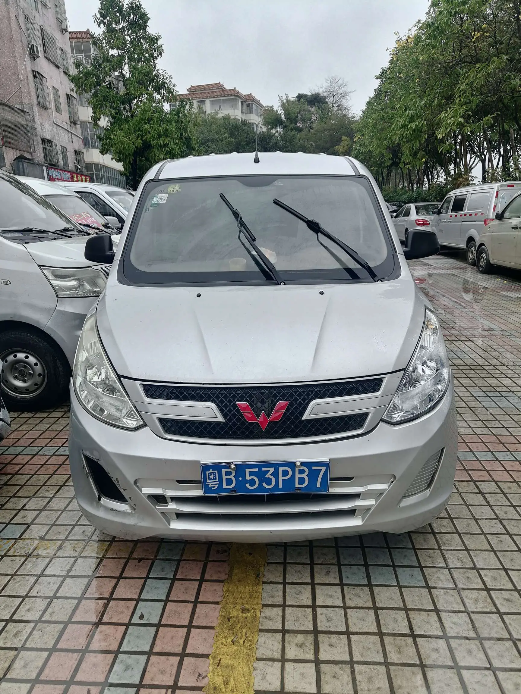 Wuling Rongguang V  из Китая