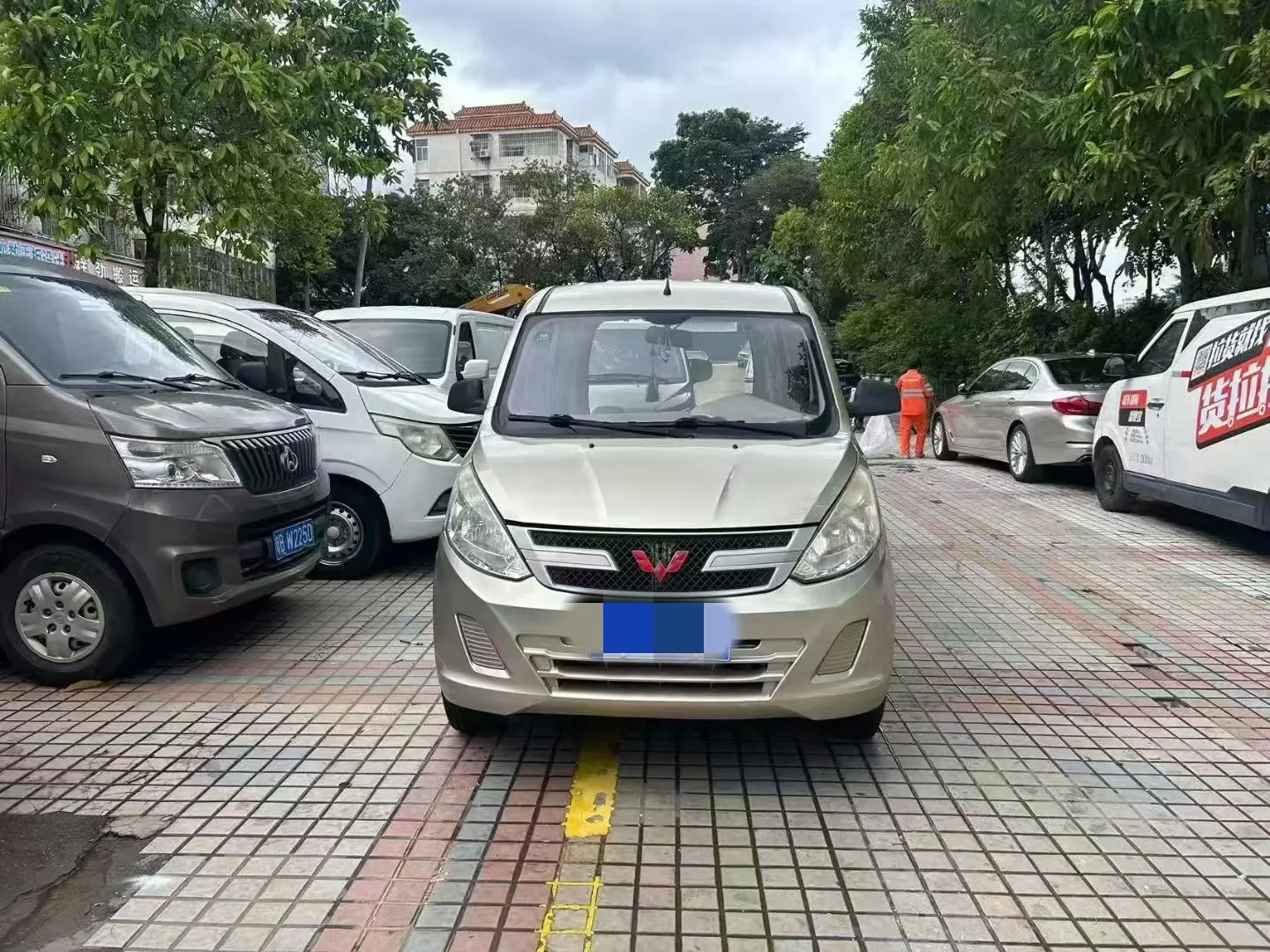 Wuling Rongguang V  из Китая
