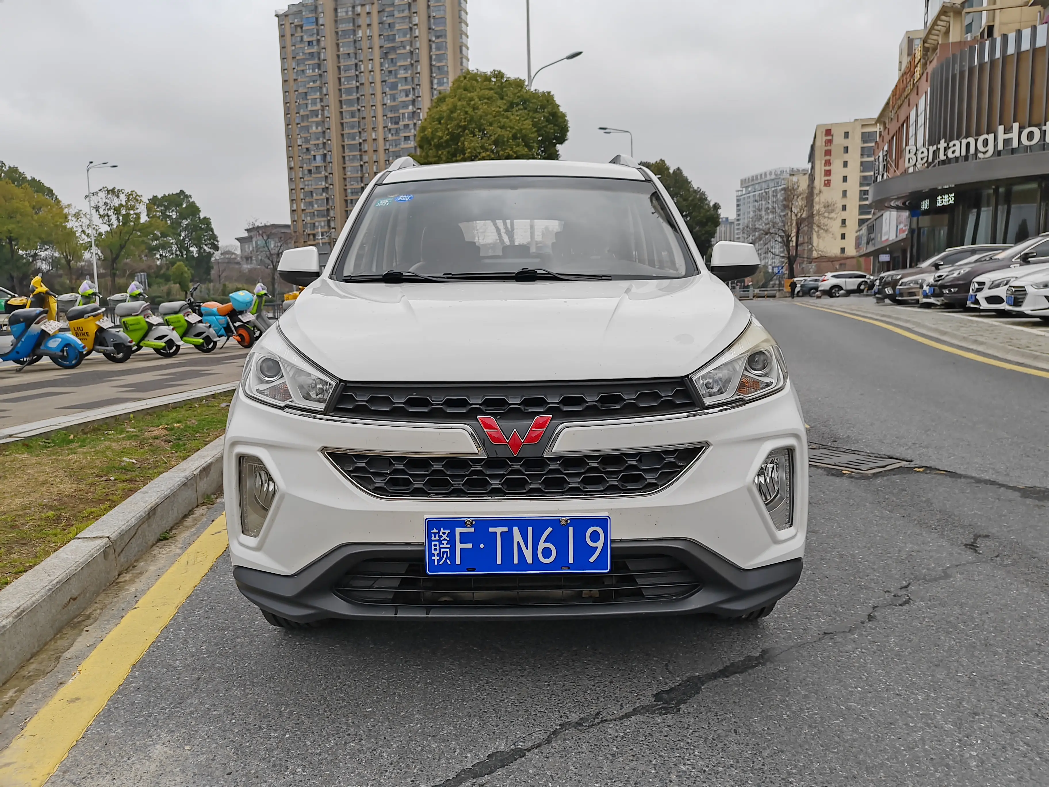 Wuling Hongguang S3  из Китая