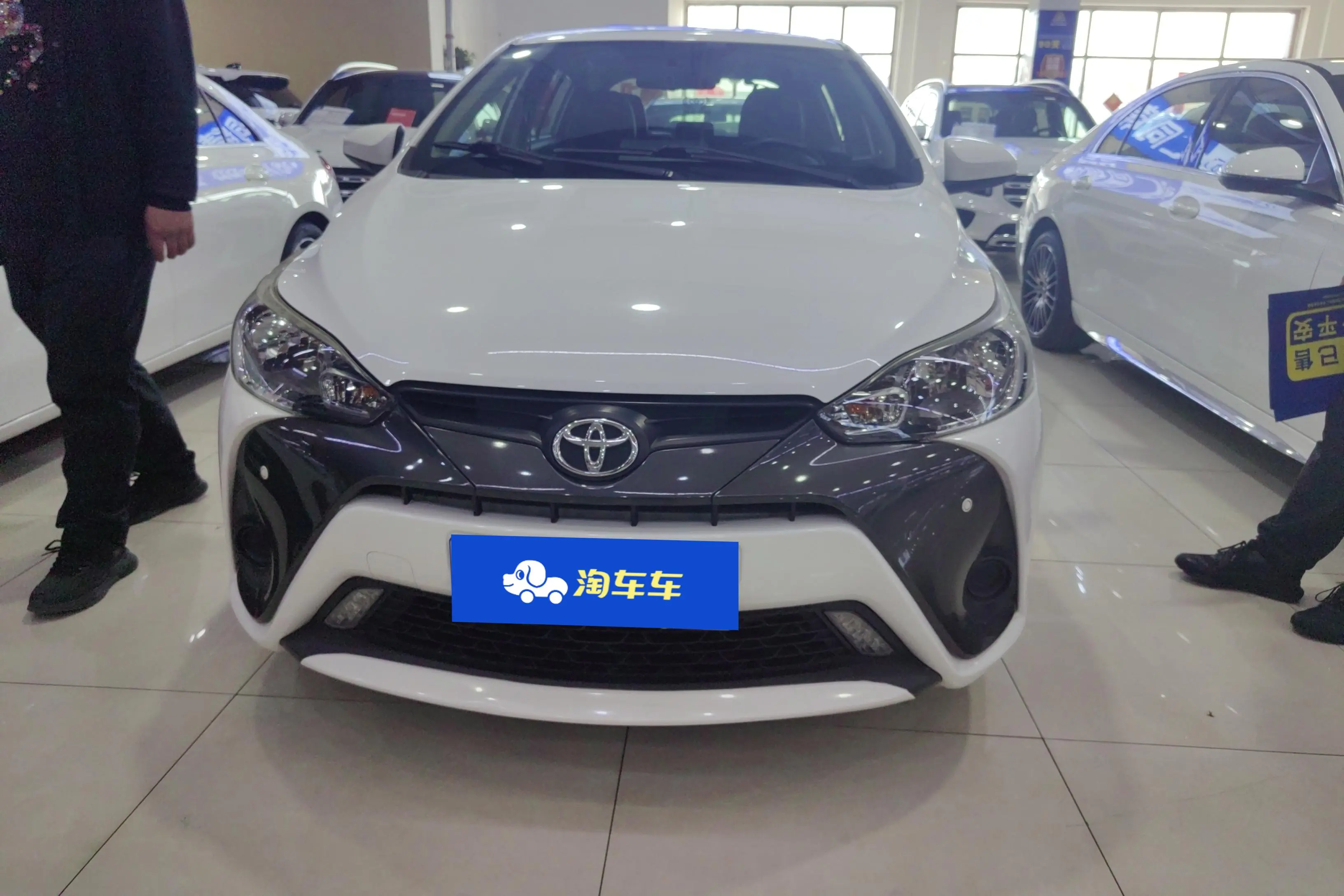 Toyota Yaris L  из Китая