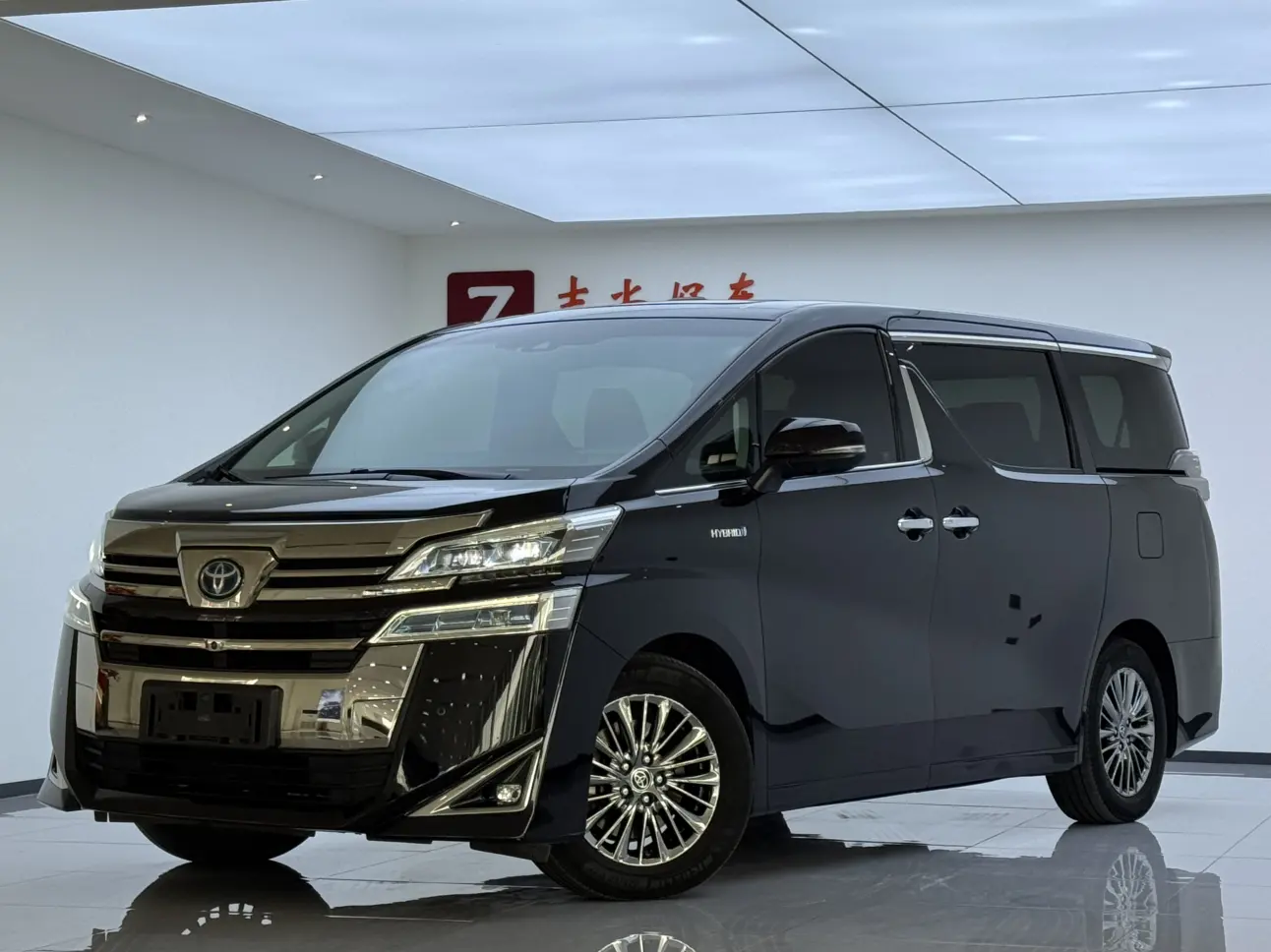 Toyota Crown Wellfire (Wilfa)  из Китая