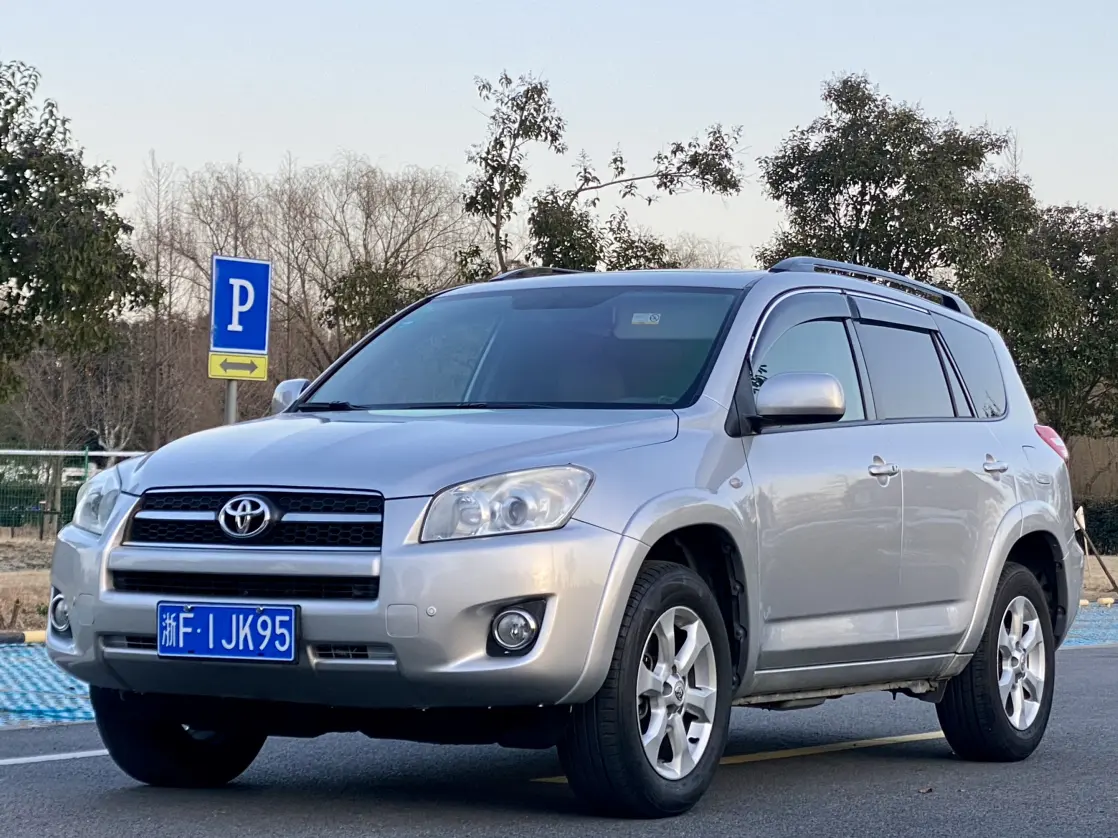 Toyota RAV4  из Китая