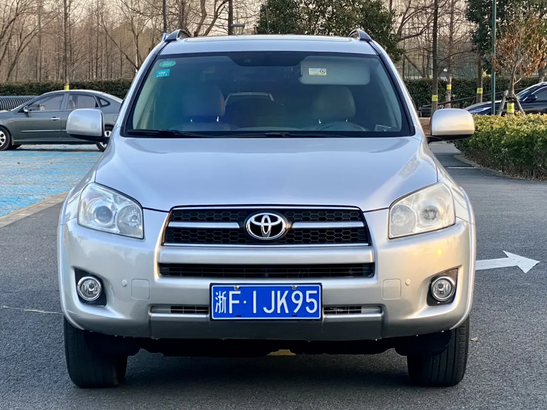 Toyota RAV4  из Китая