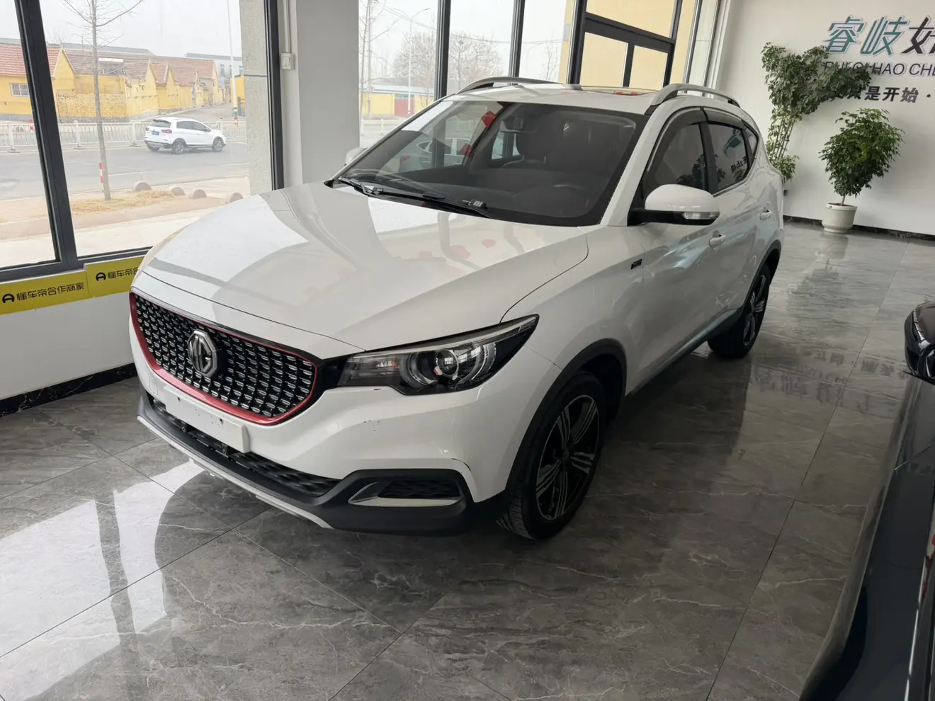 MG ZS  из Китая