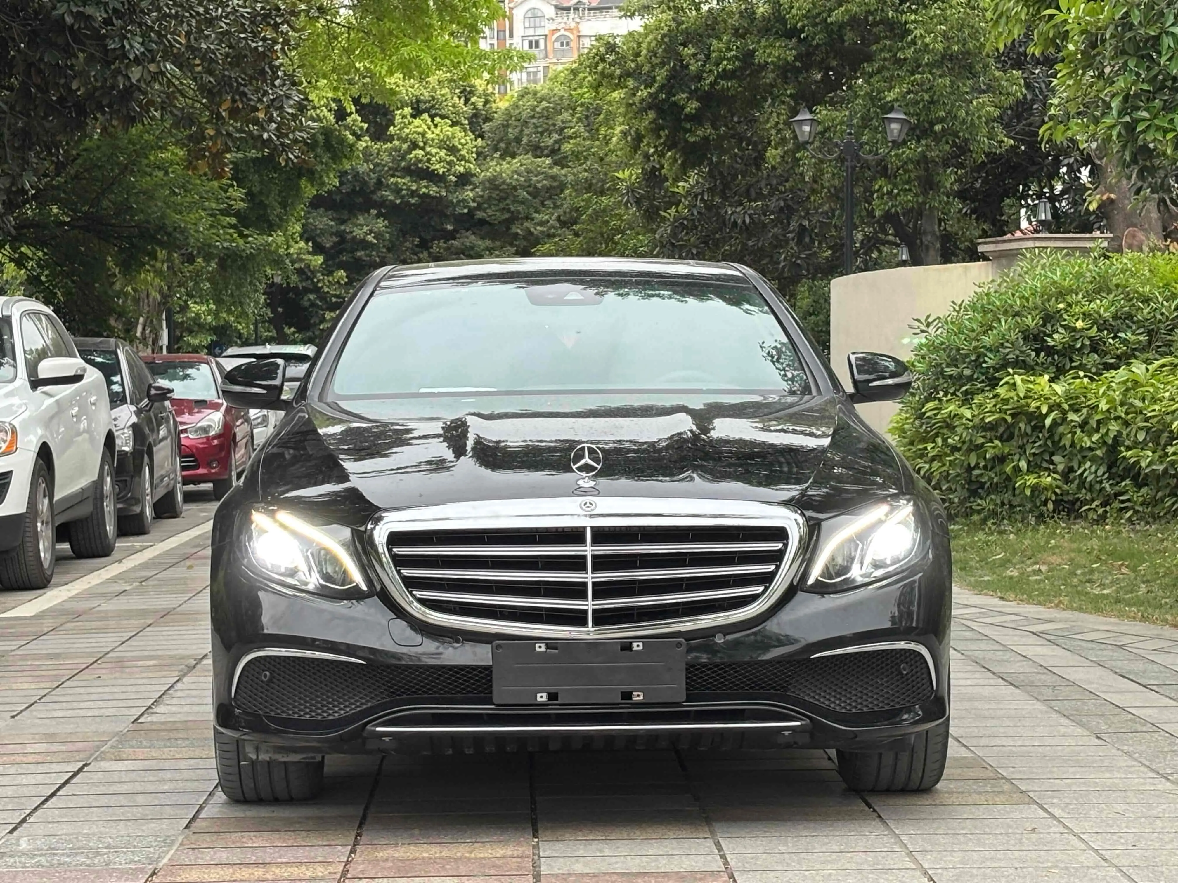 Mercedes-Benz E-Class  из Китая
