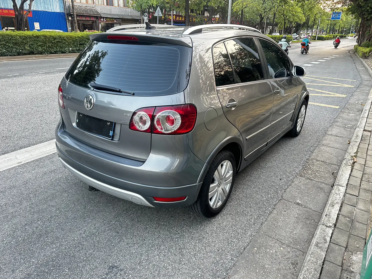 Volkswagen Golf  из Китая