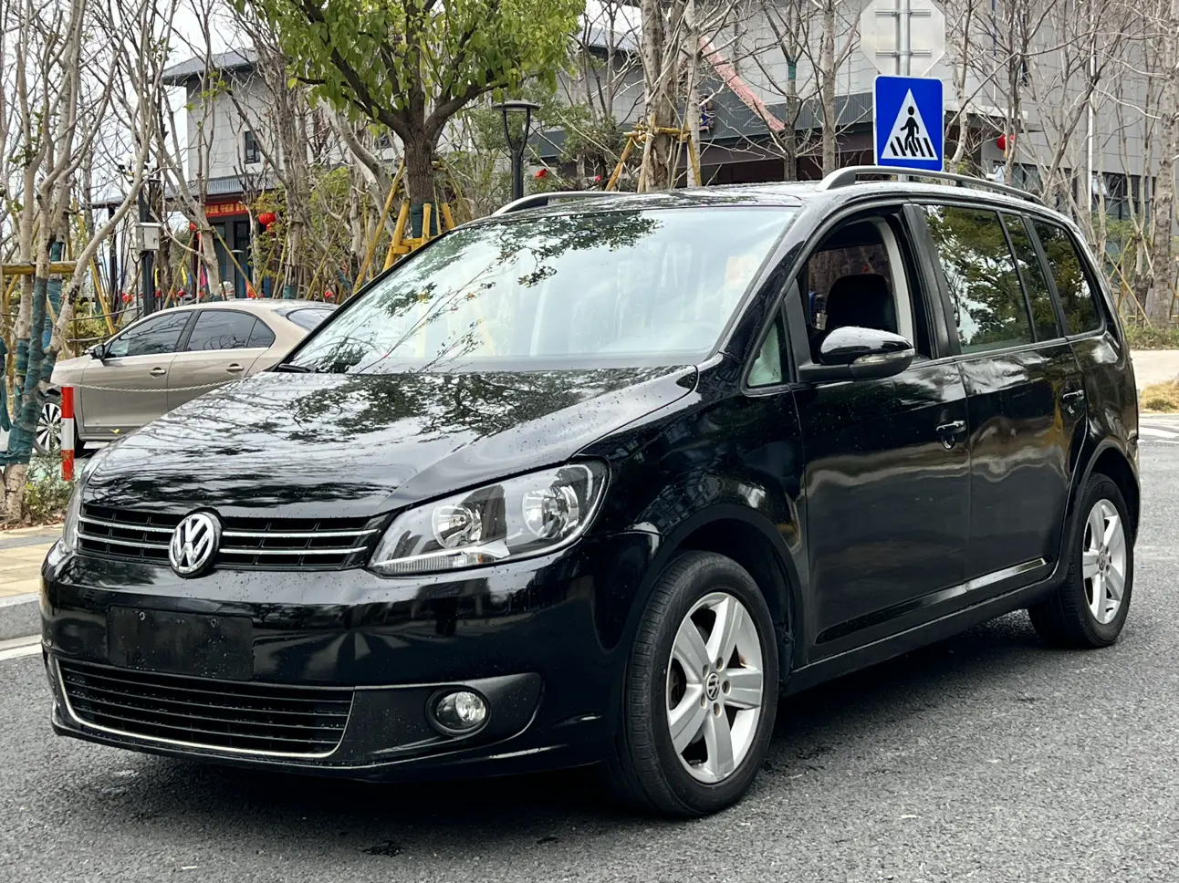 Volkswagen Touran  из Китая