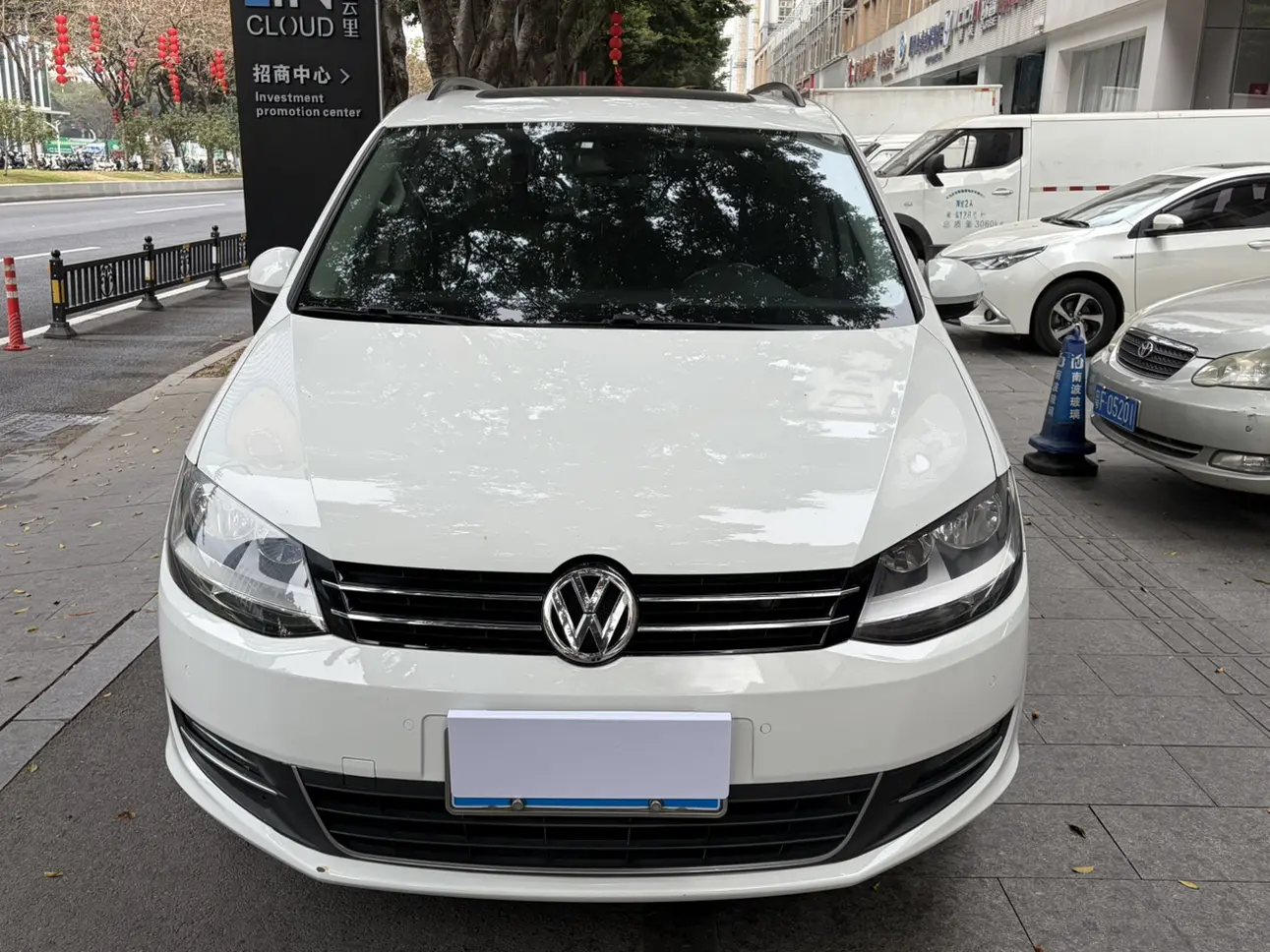 Volkswagen Sharon  из Китая