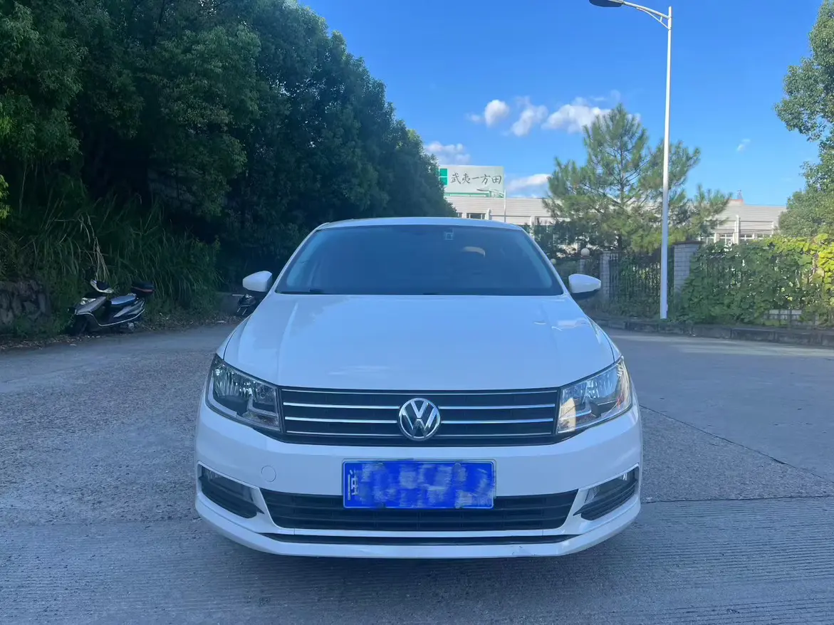 Volkswagen Santana  из Китая