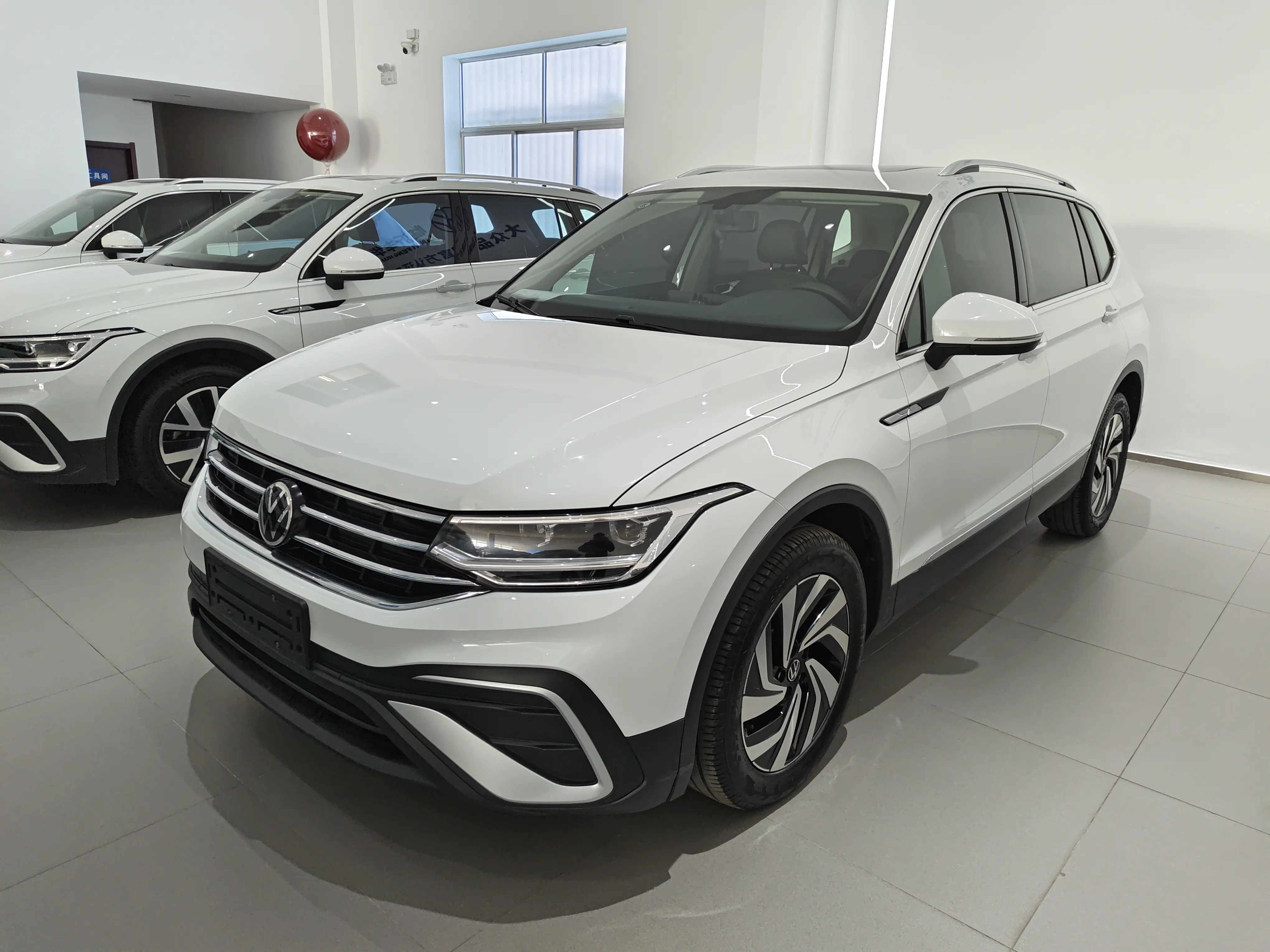 Volkswagen Tiguan L  из Китая