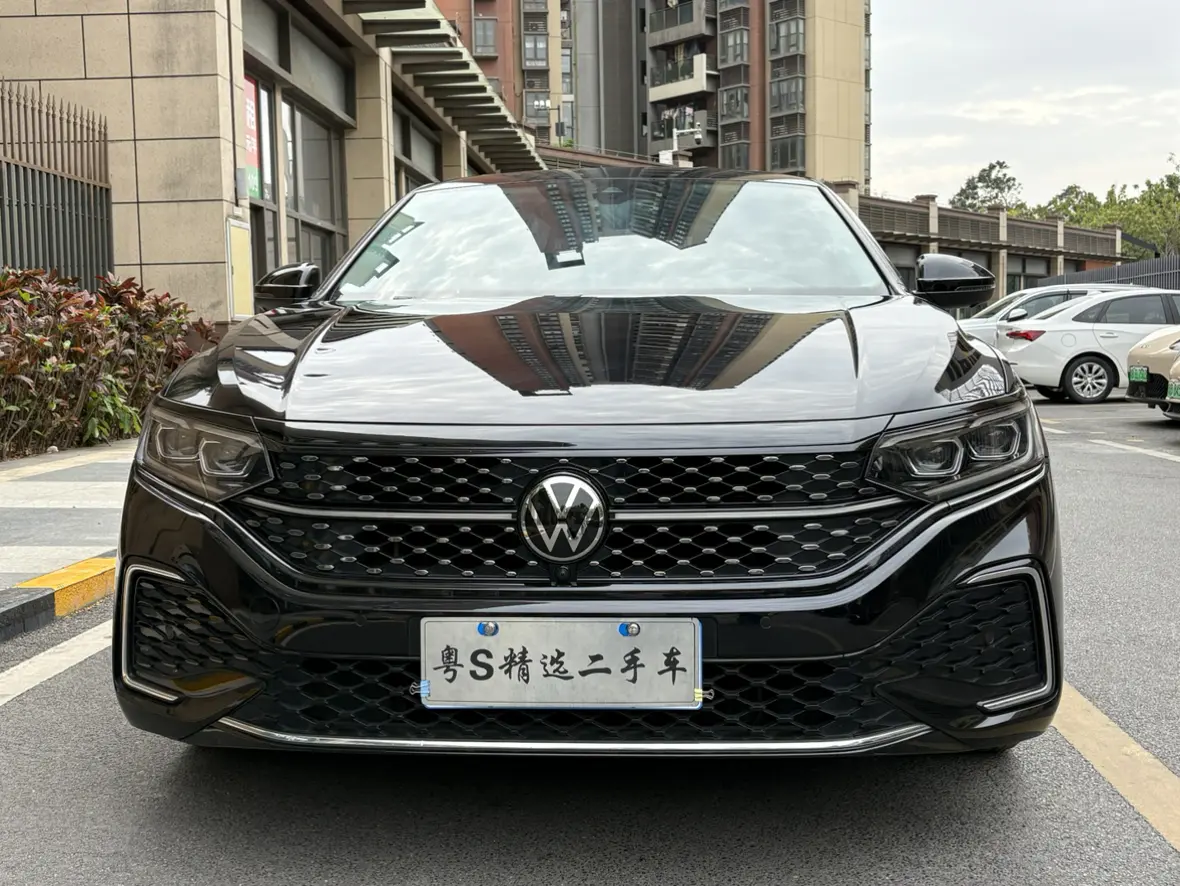 Volkswagen Passat  из Китая