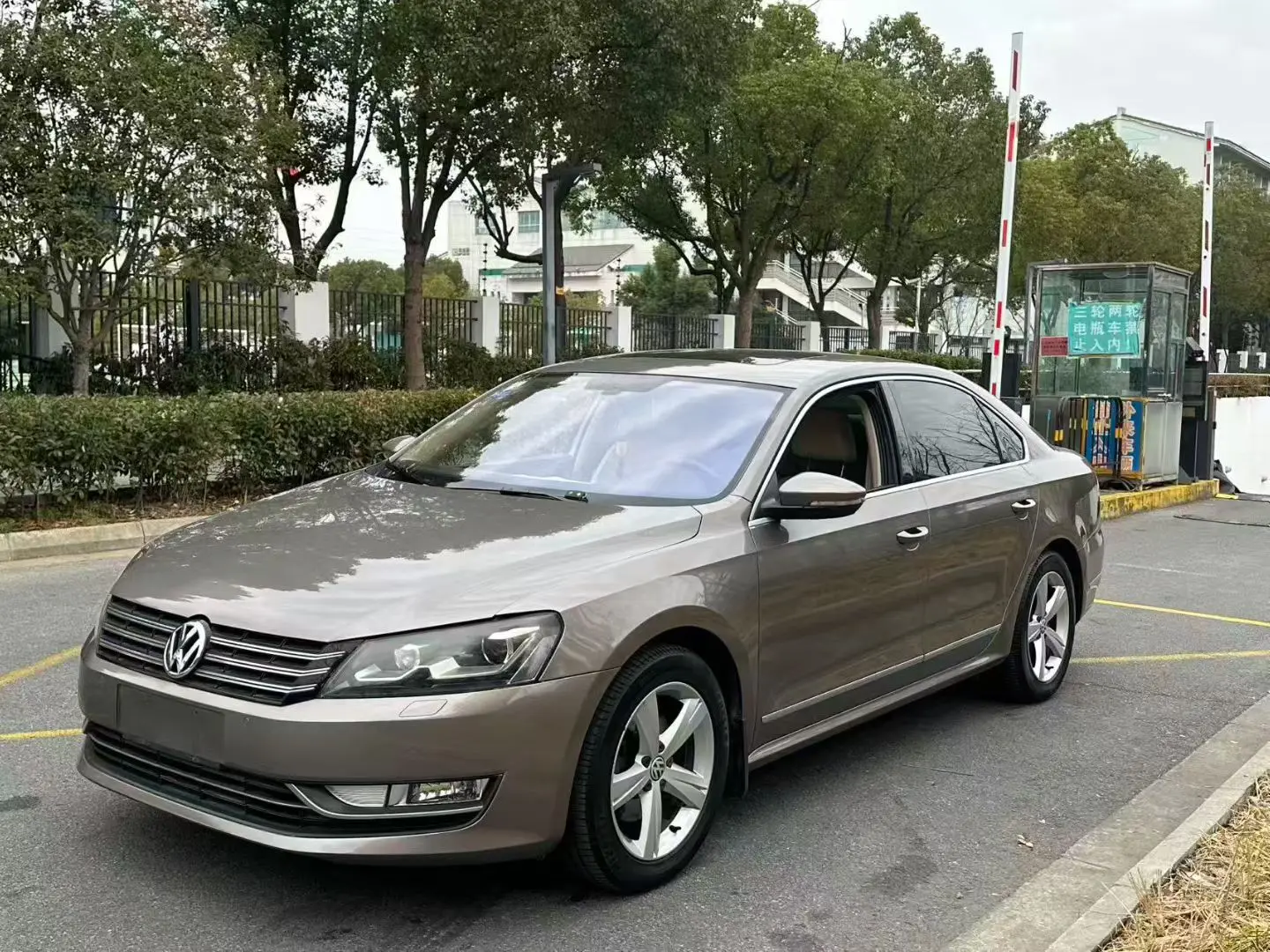 Volkswagen Passat  из Китая
